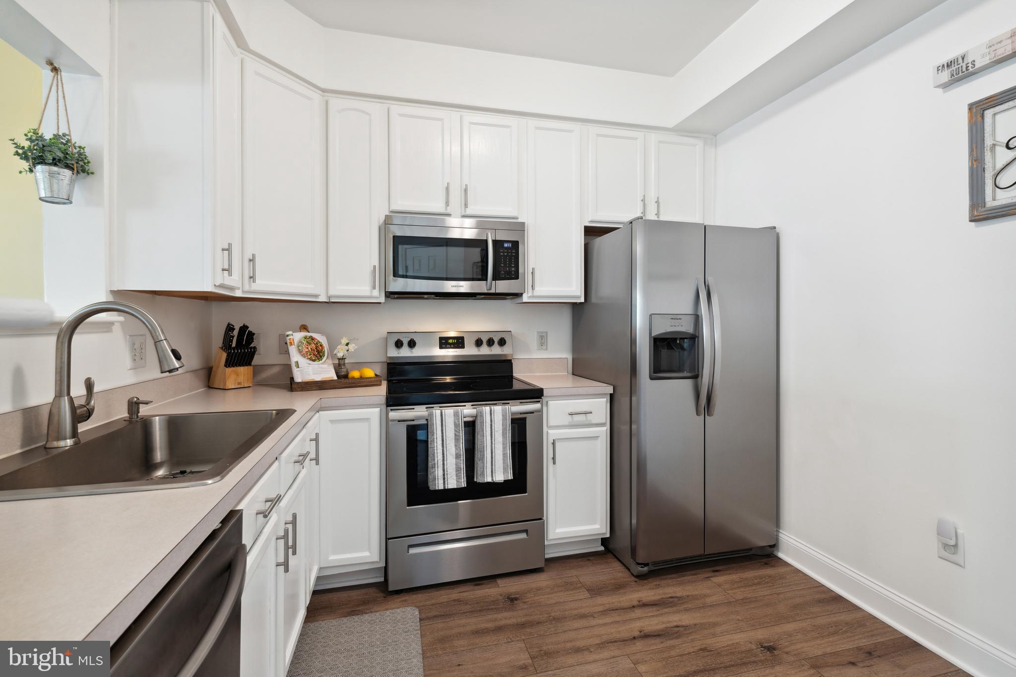 SEVEN OAKS - Residential