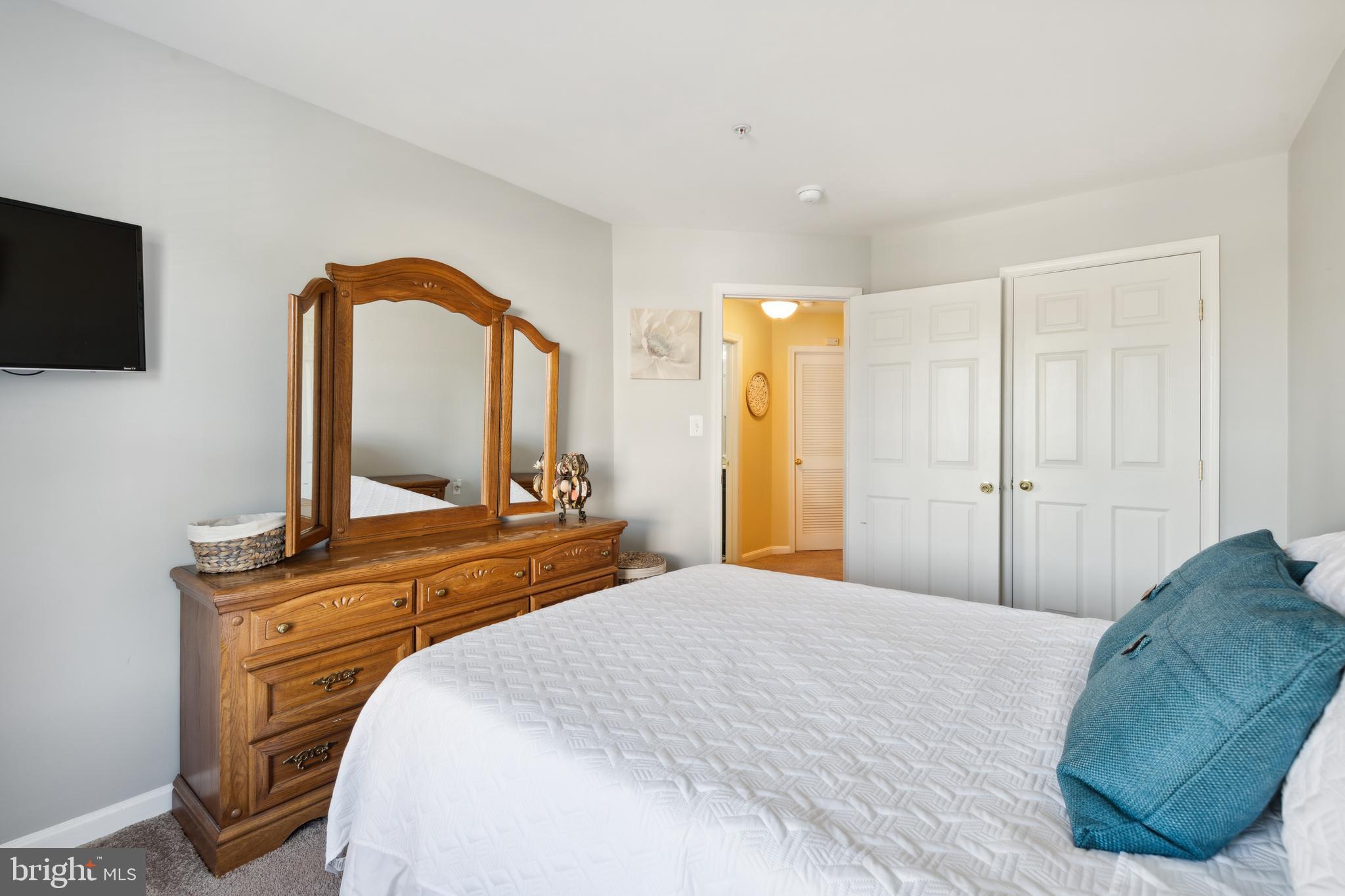 SEVEN OAKS - Residential