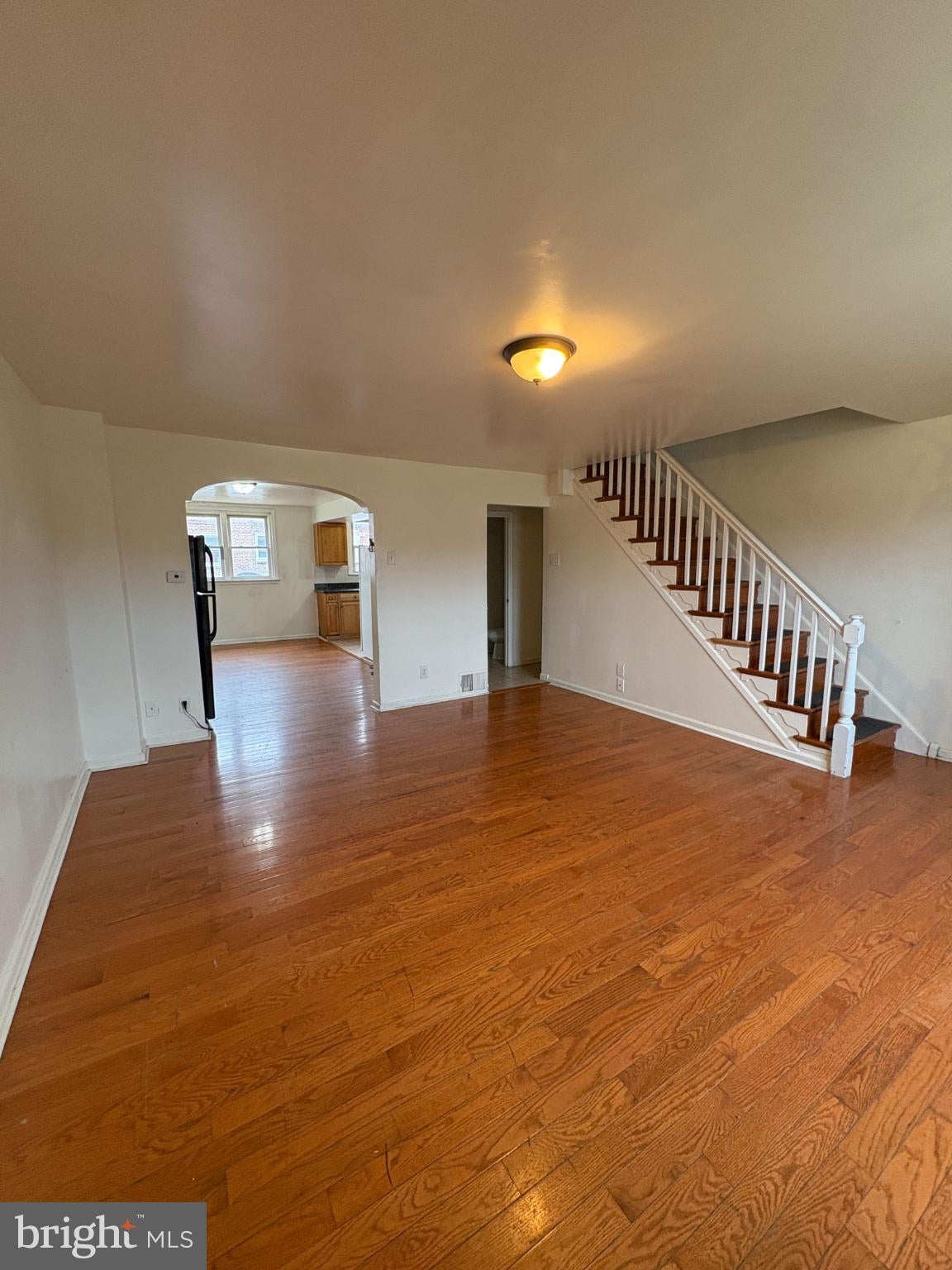2112 LONGSHORE AVENUE