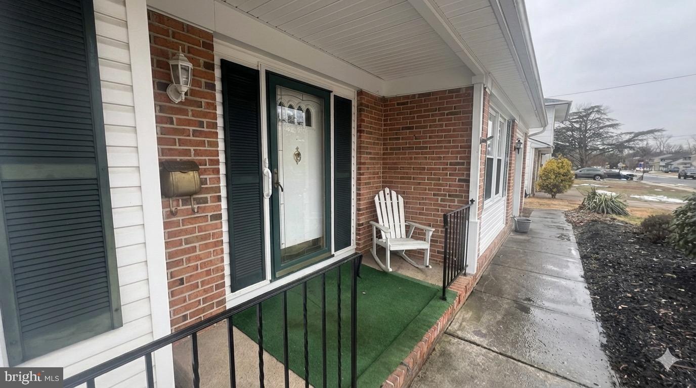 16 PENNSYLVANIA AVENUE