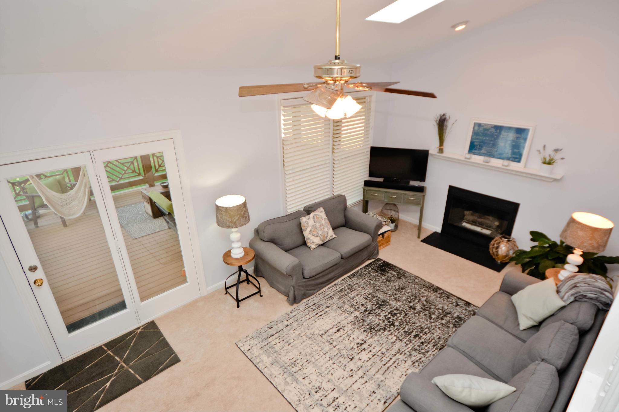 POTOMAC CROSSING - Residential