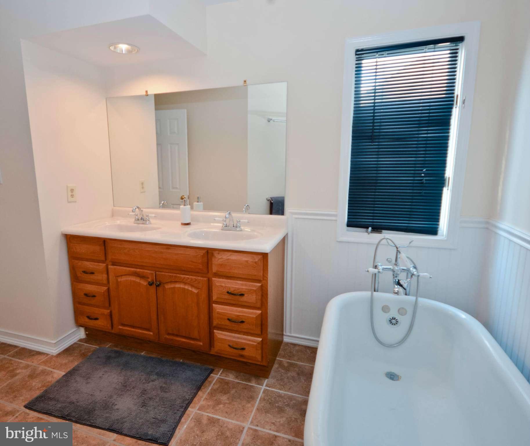 POTOMAC CROSSING - Residential