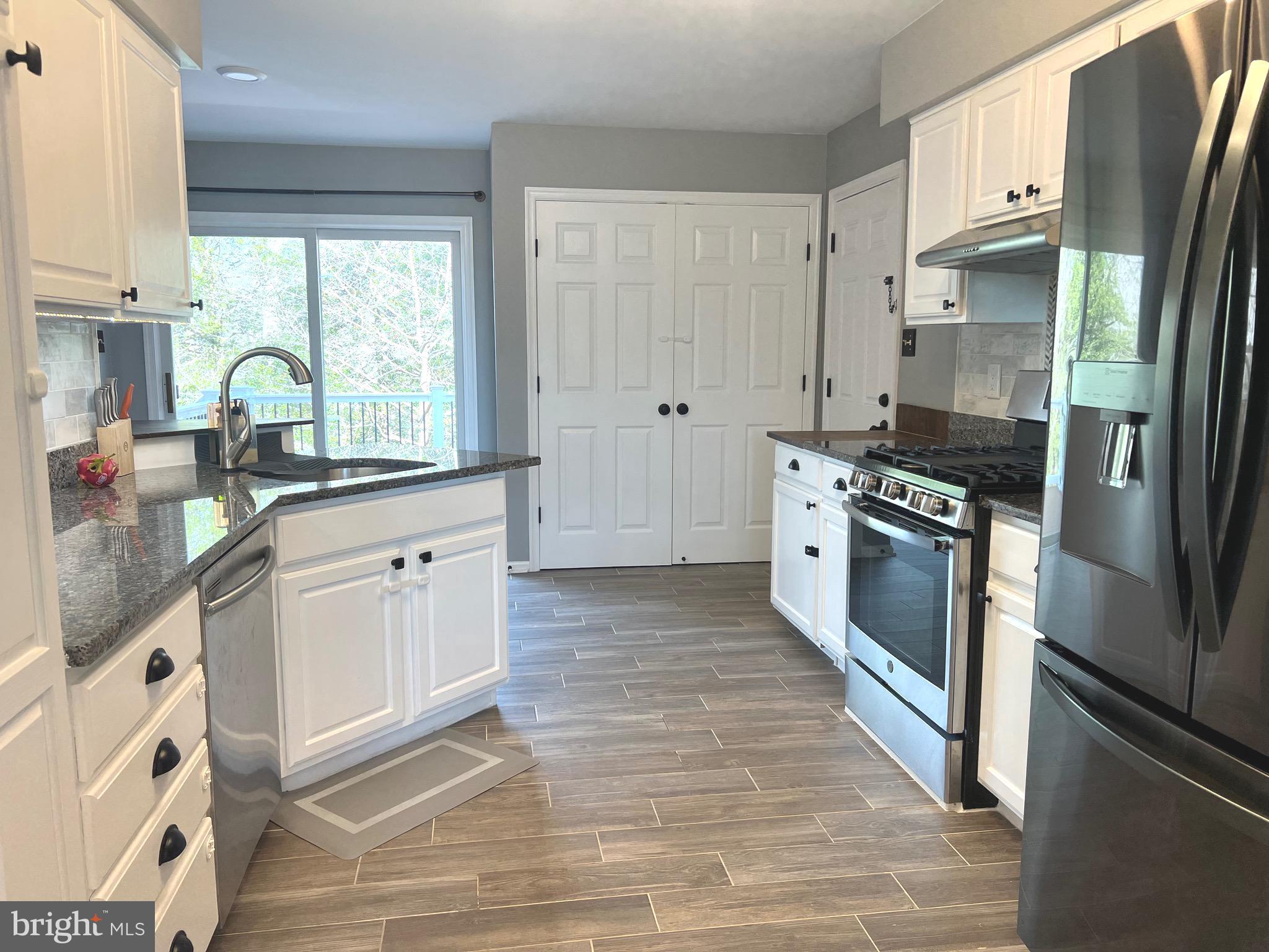 MEADOW LAKE - Residential Lease