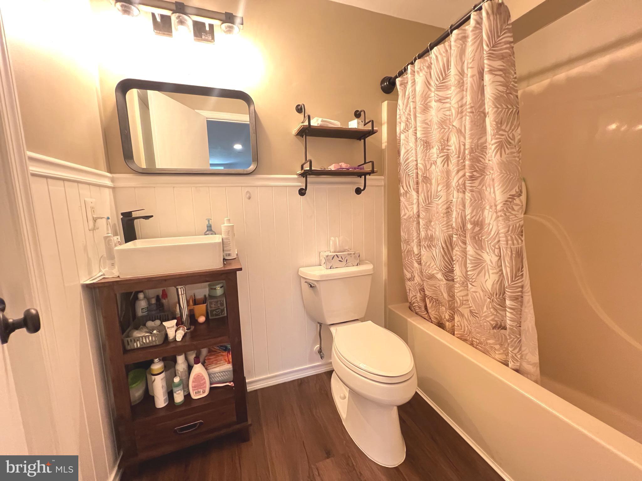 MEADOW LAKE - Residential Lease