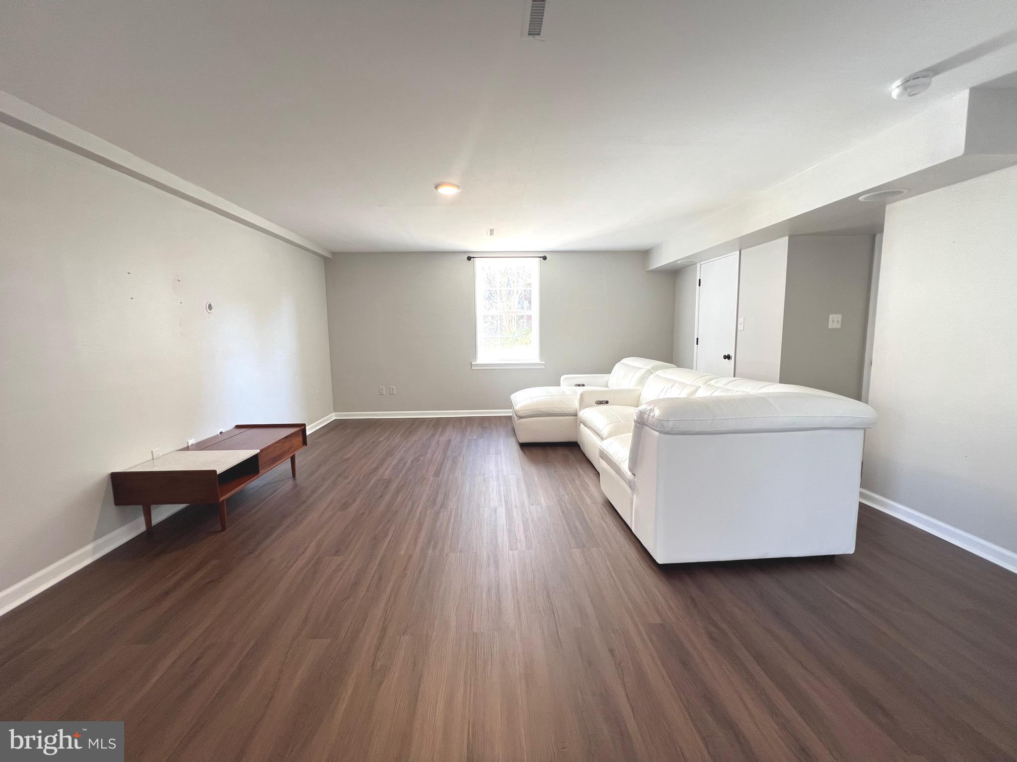 MEADOW LAKE - Residential Lease