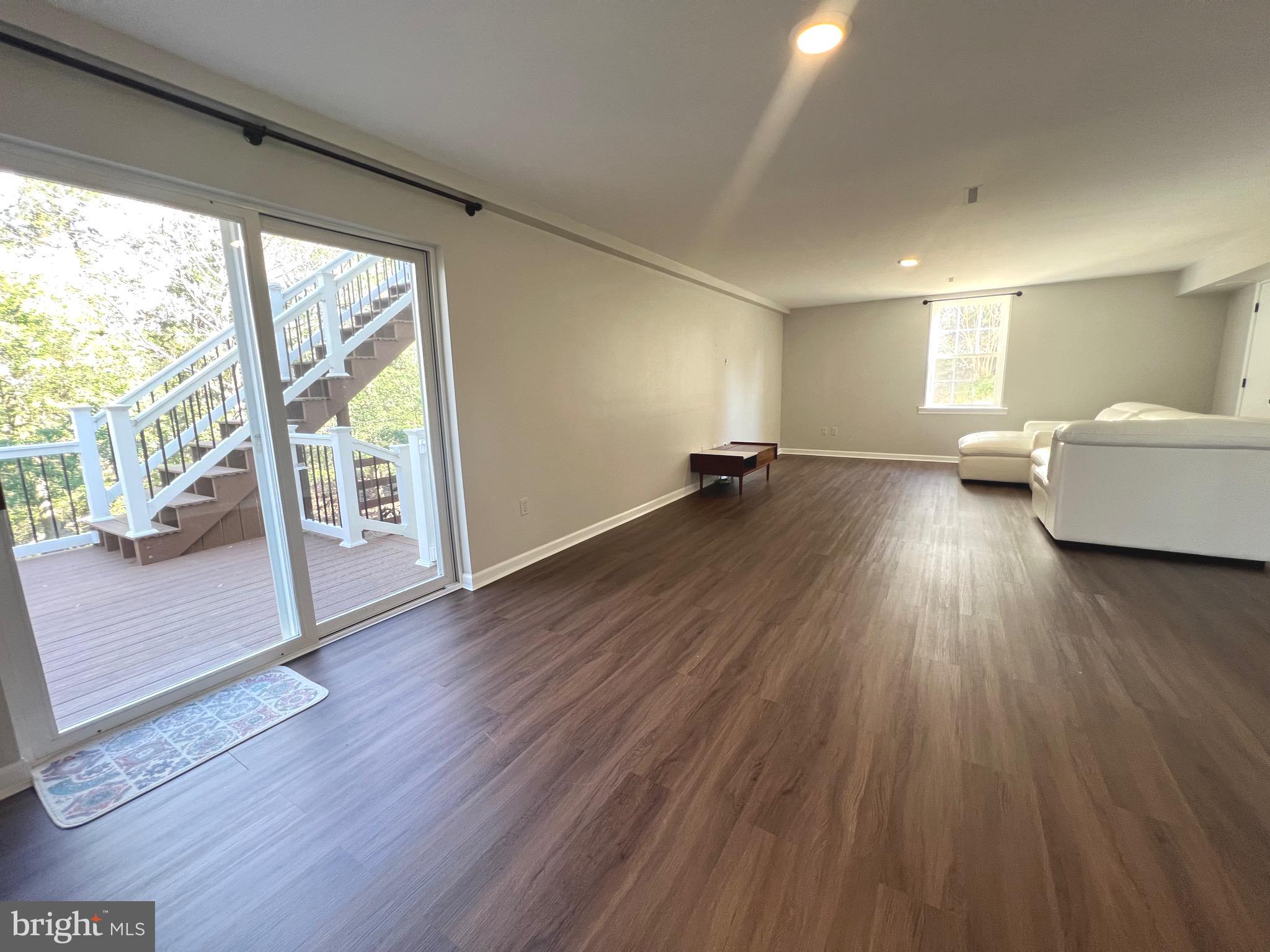 MEADOW LAKE - Residential Lease