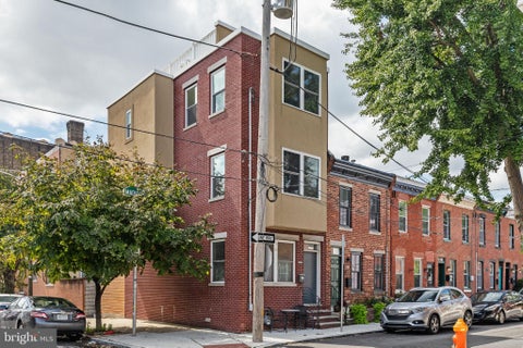 Townhouse For Sale - 2400 Madison Square<br/> PHILADELPHIA, PA 19146