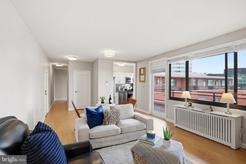 Photo of 1121 Arlington Boulevard #1004, ARLINGTON, VA 22209 (MLS # VAAR2071754)