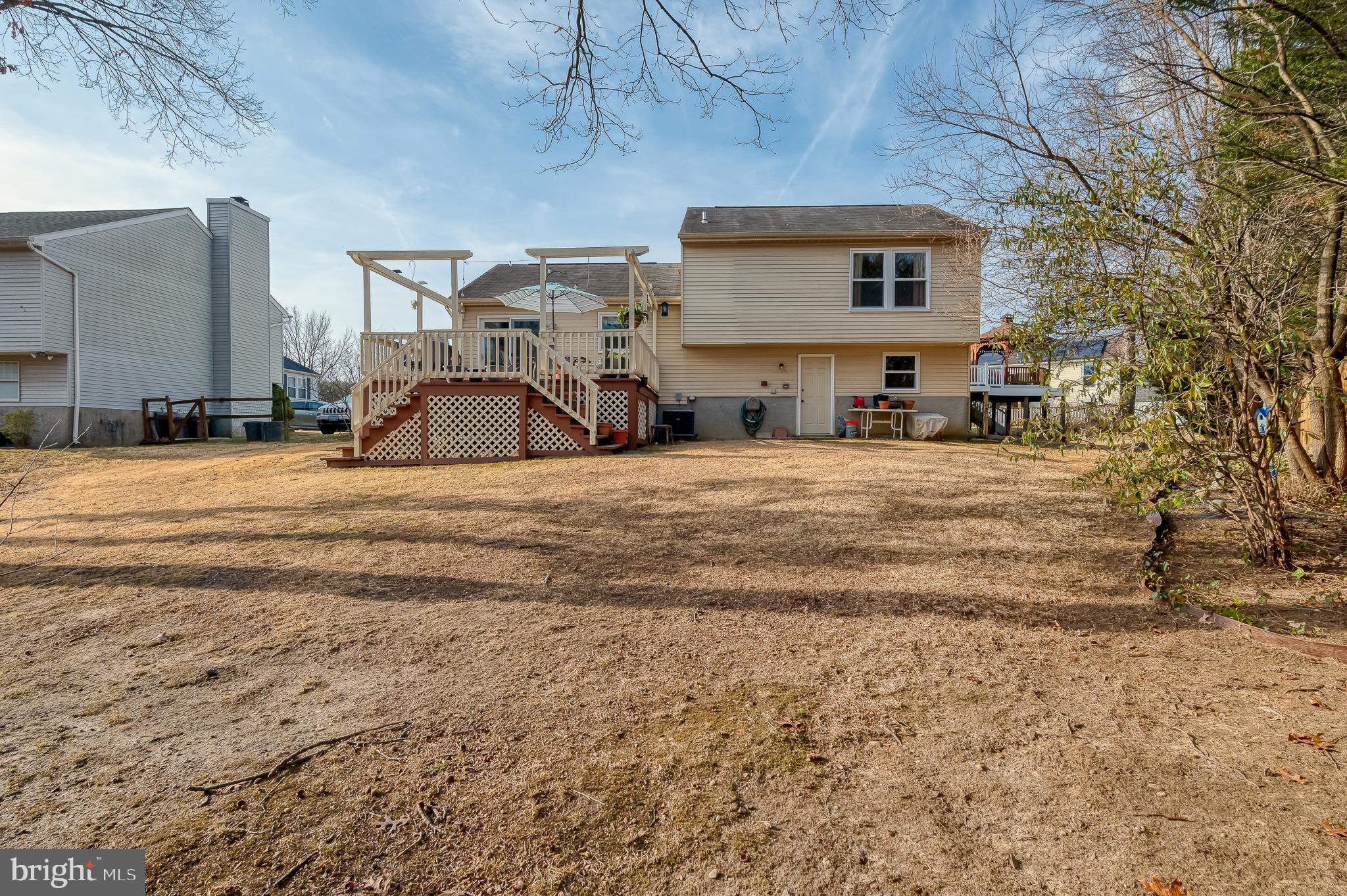 LAWRENCE HILL - Residential