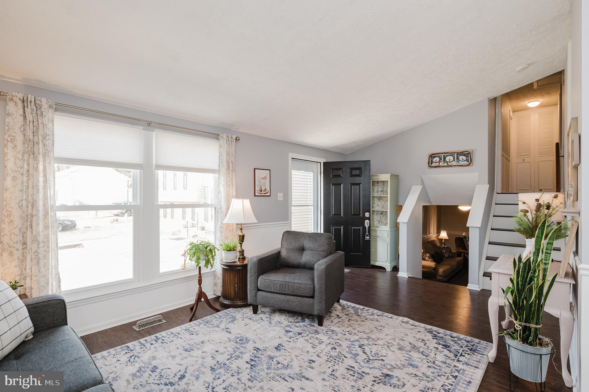 LAWRENCE HILL - Residential