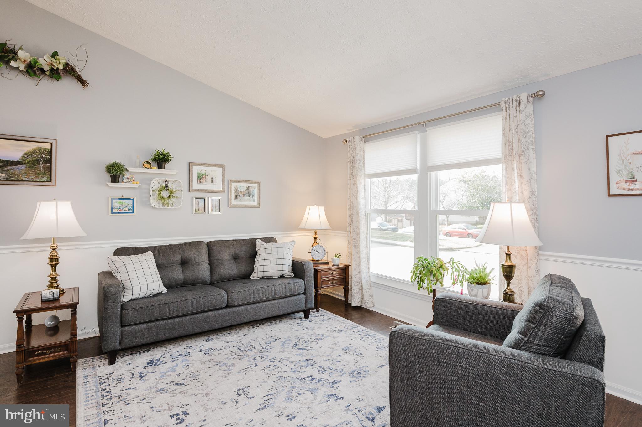 LAWRENCE HILL - Residential