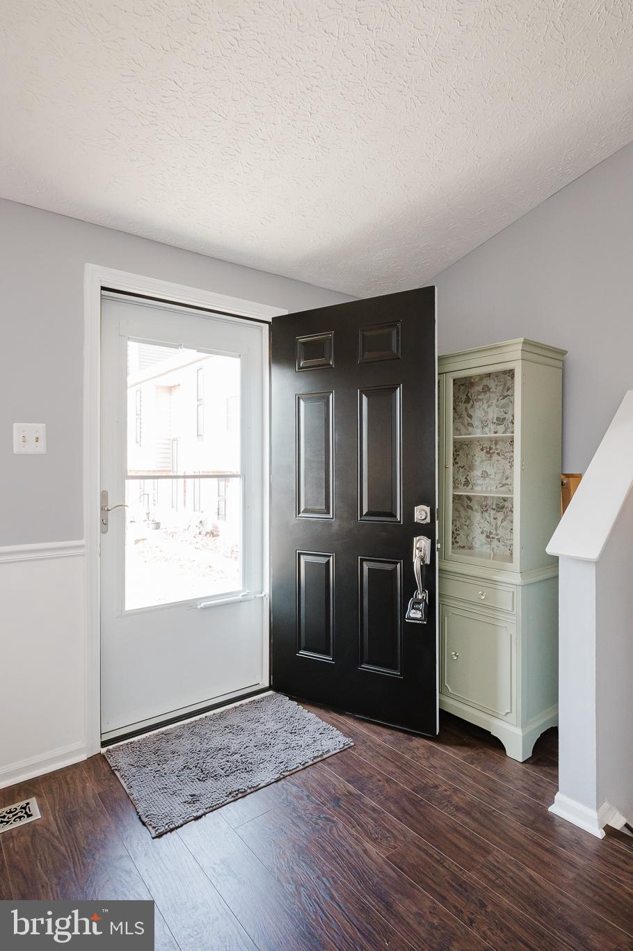 LAWRENCE HILL - Residential