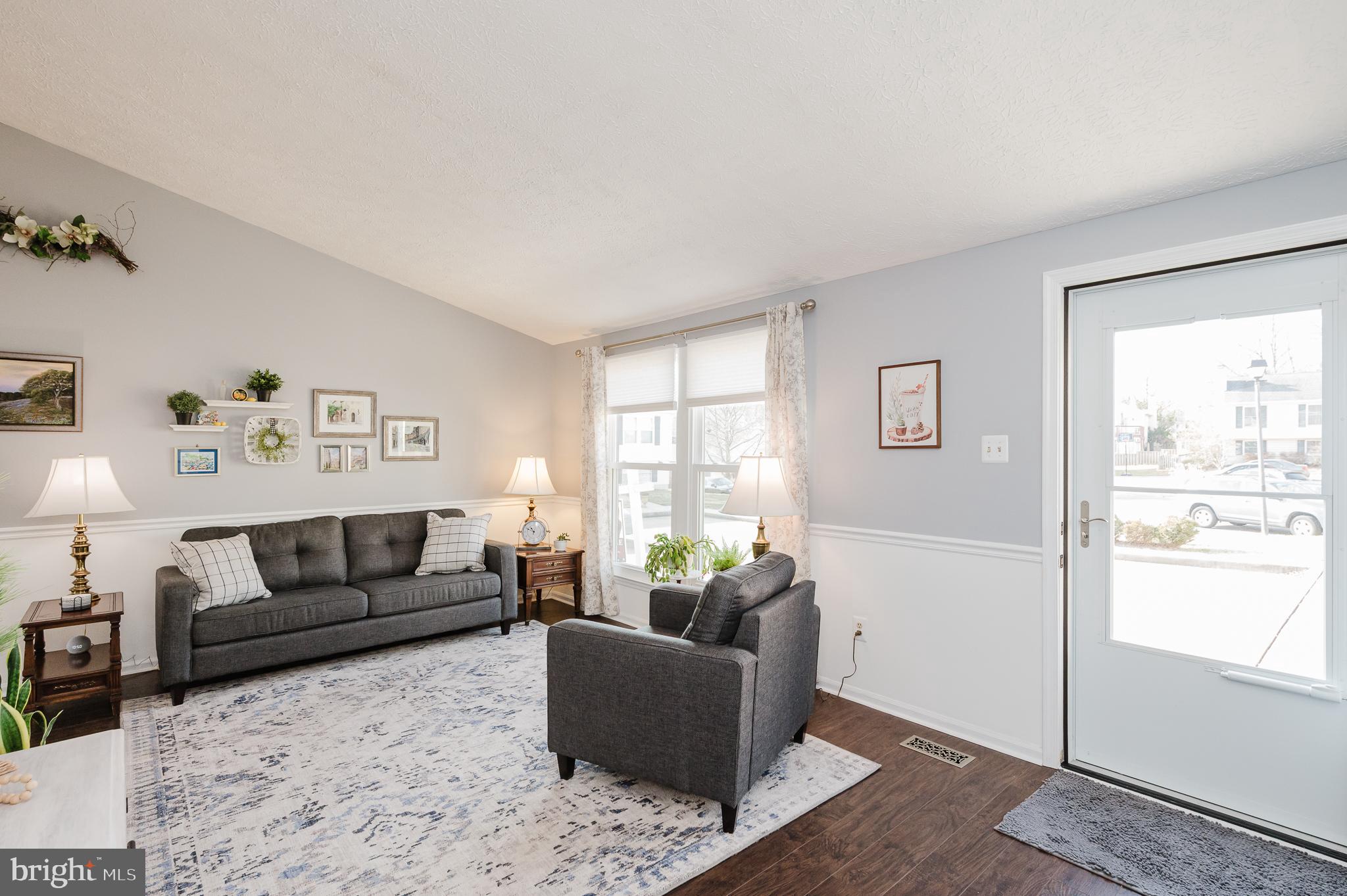 LAWRENCE HILL - Residential