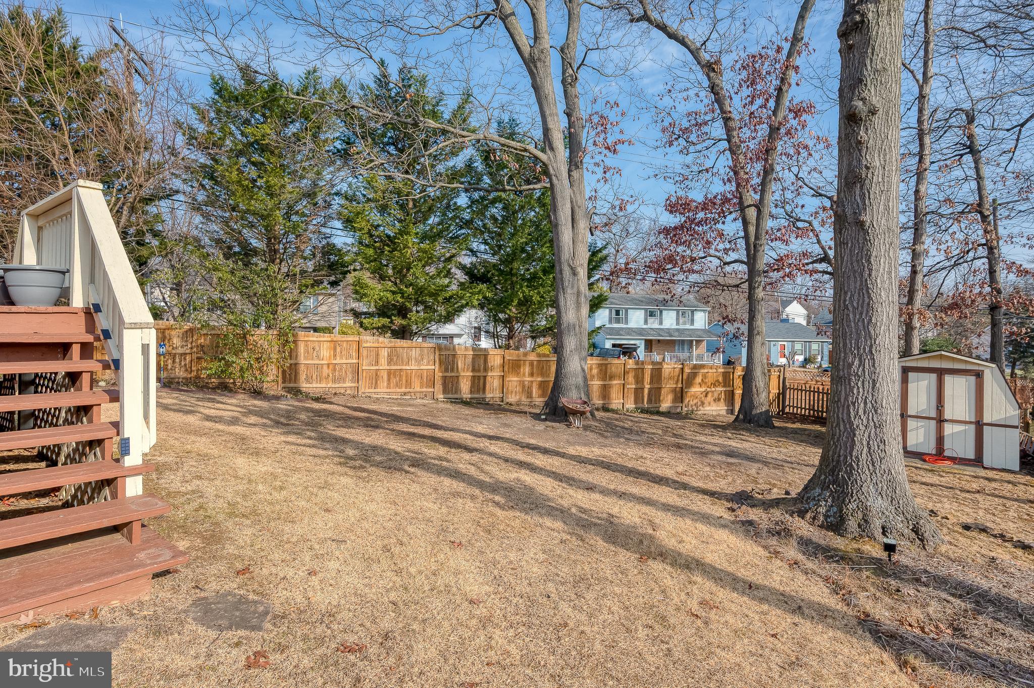 LAWRENCE HILL - Residential