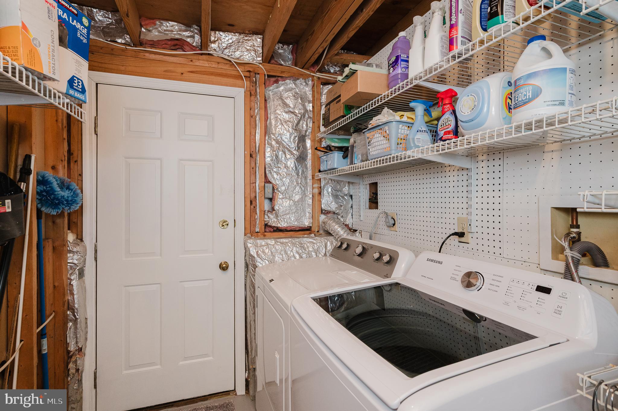 LAWRENCE HILL - Residential