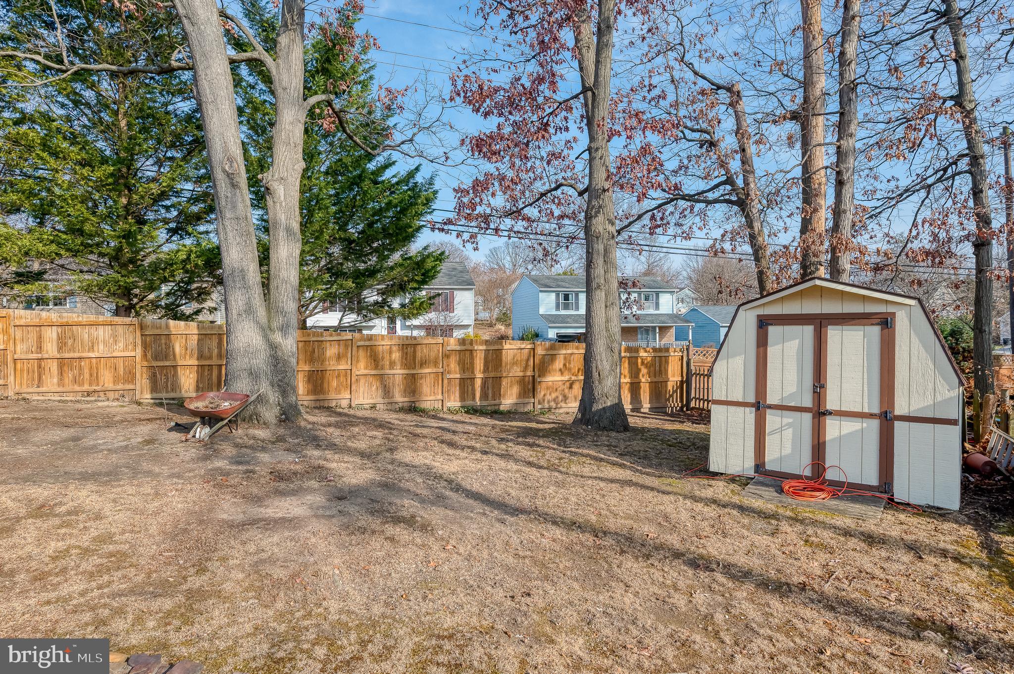 LAWRENCE HILL - Residential