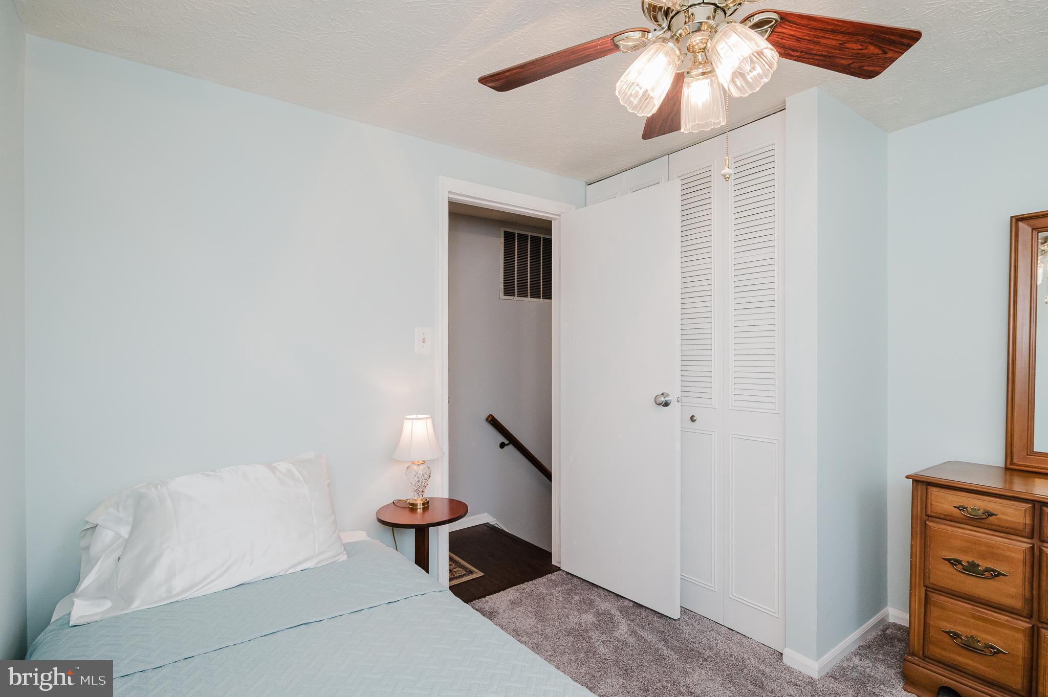 LAWRENCE HILL - Residential