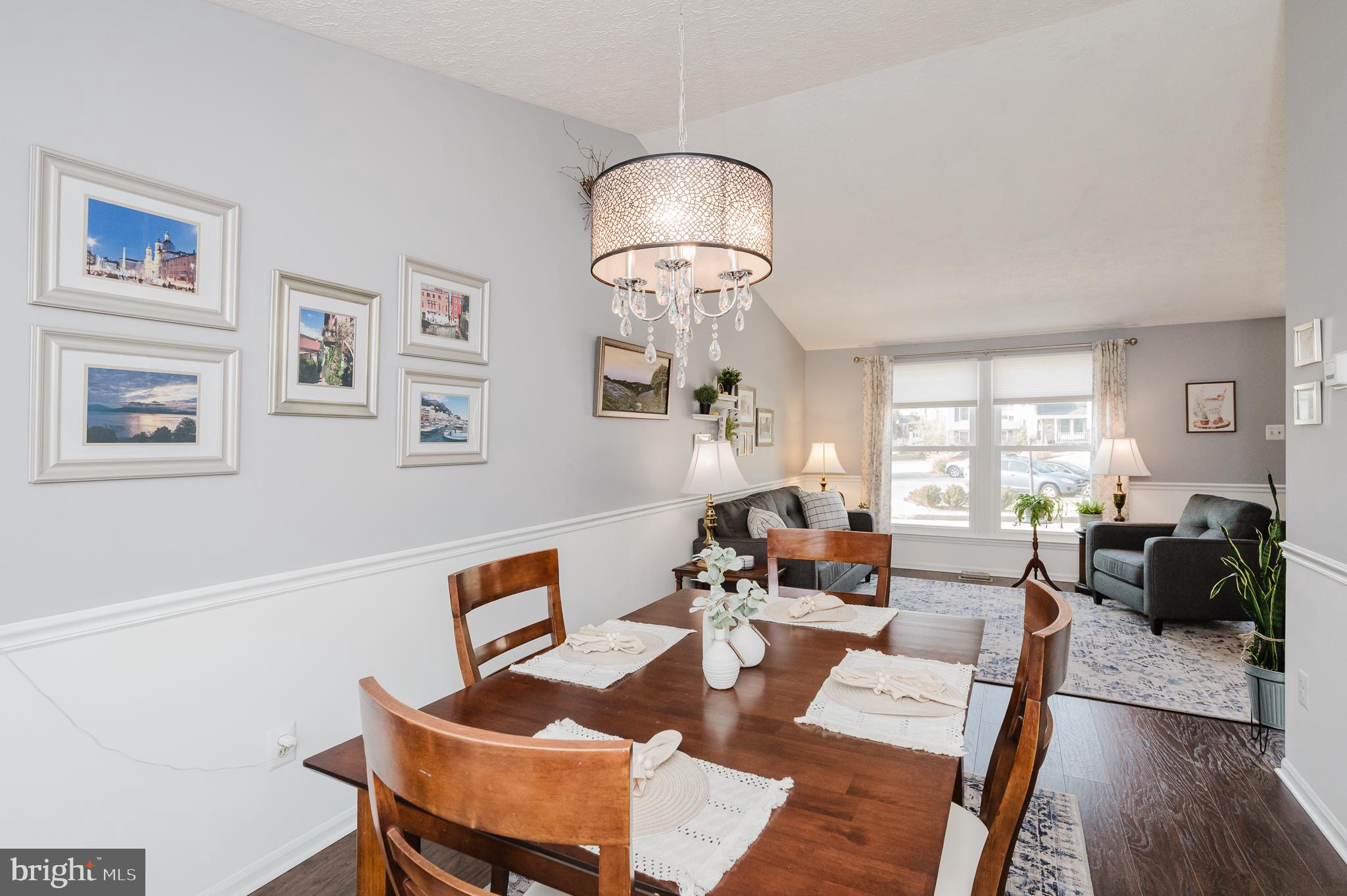 LAWRENCE HILL - Residential