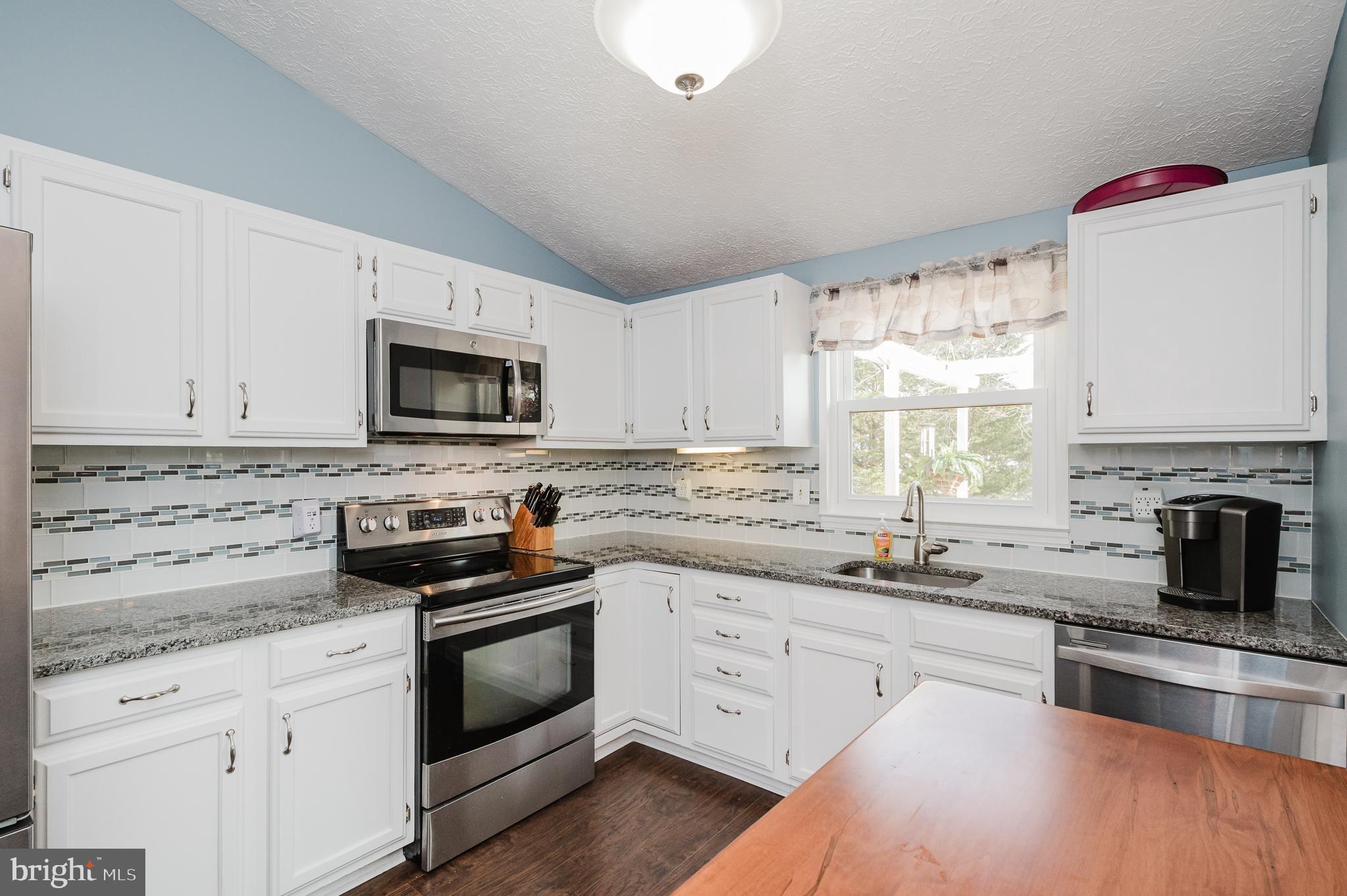 LAWRENCE HILL - Residential