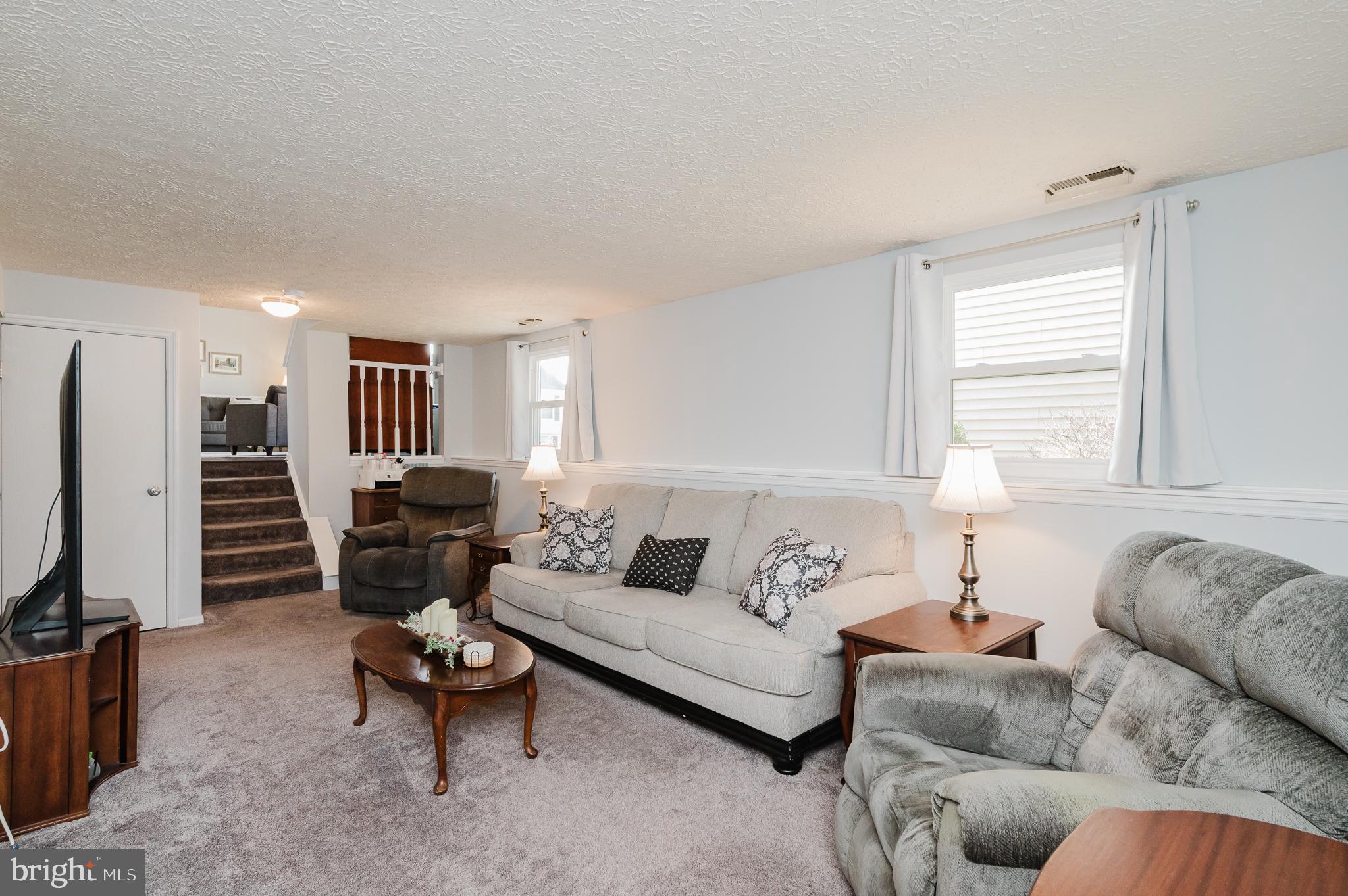 LAWRENCE HILL - Residential