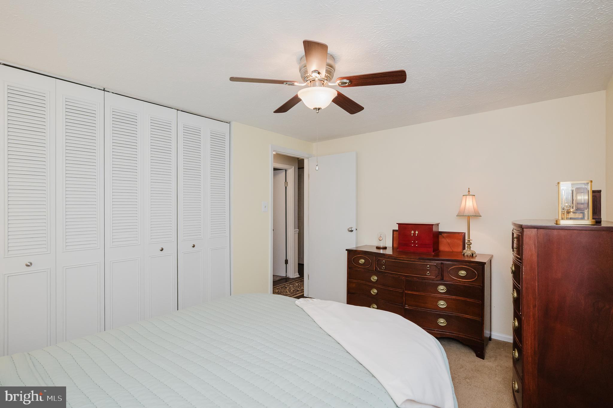 LAWRENCE HILL - Residential