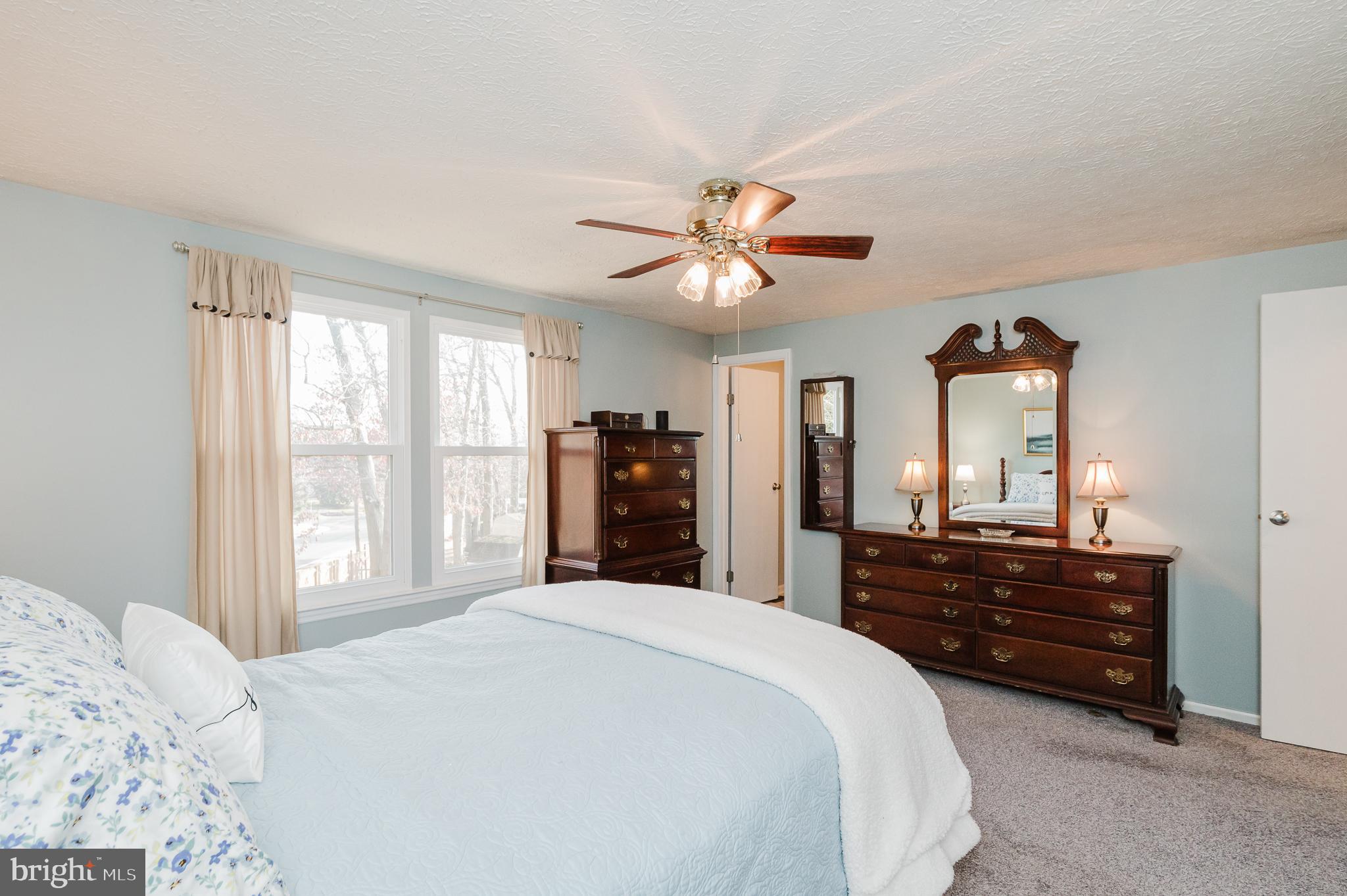 LAWRENCE HILL - Residential