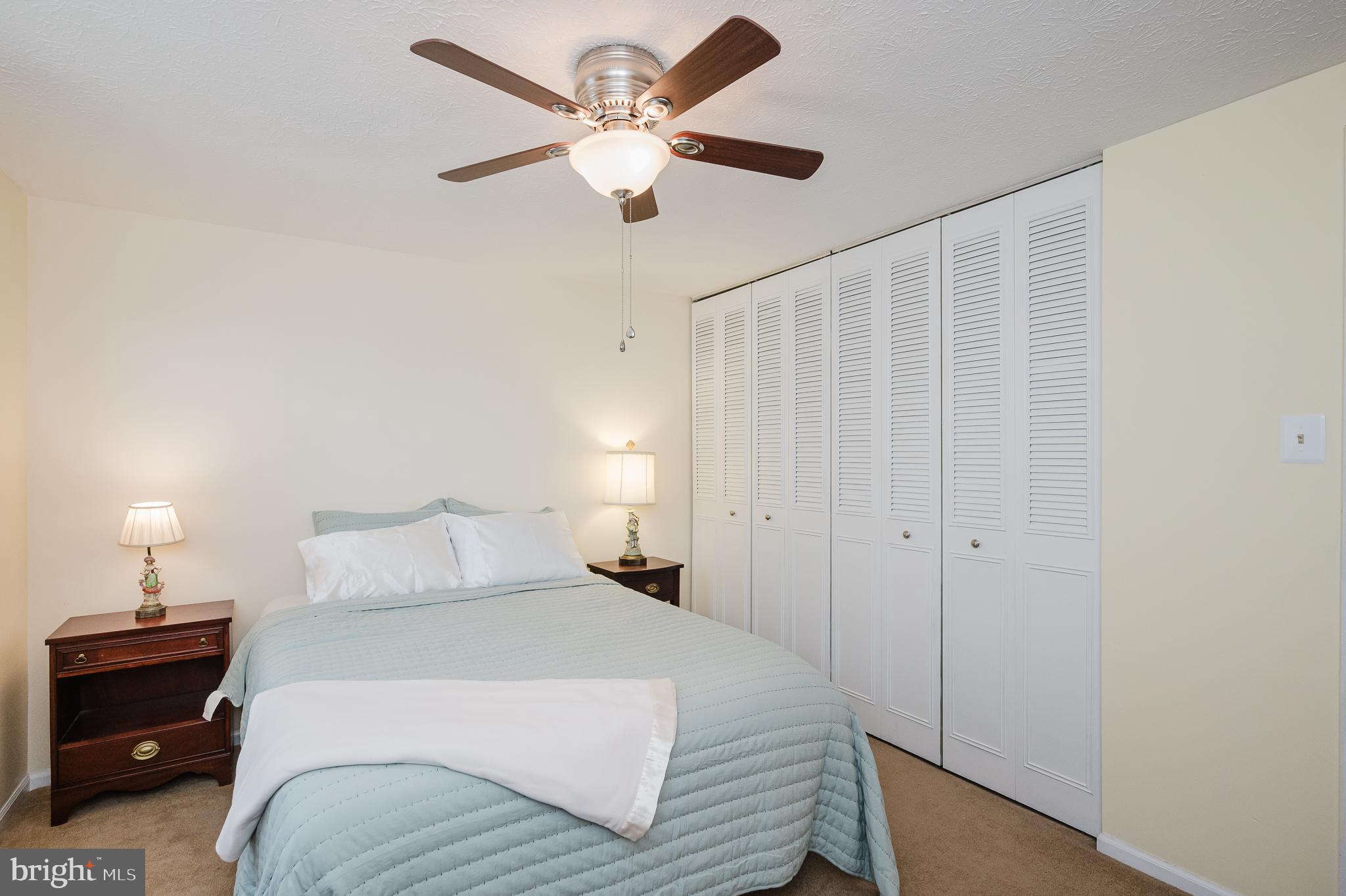 LAWRENCE HILL - Residential