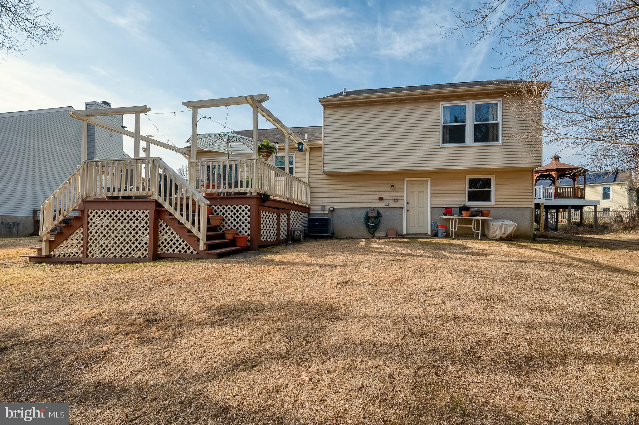 LAWRENCE HILL - Residential