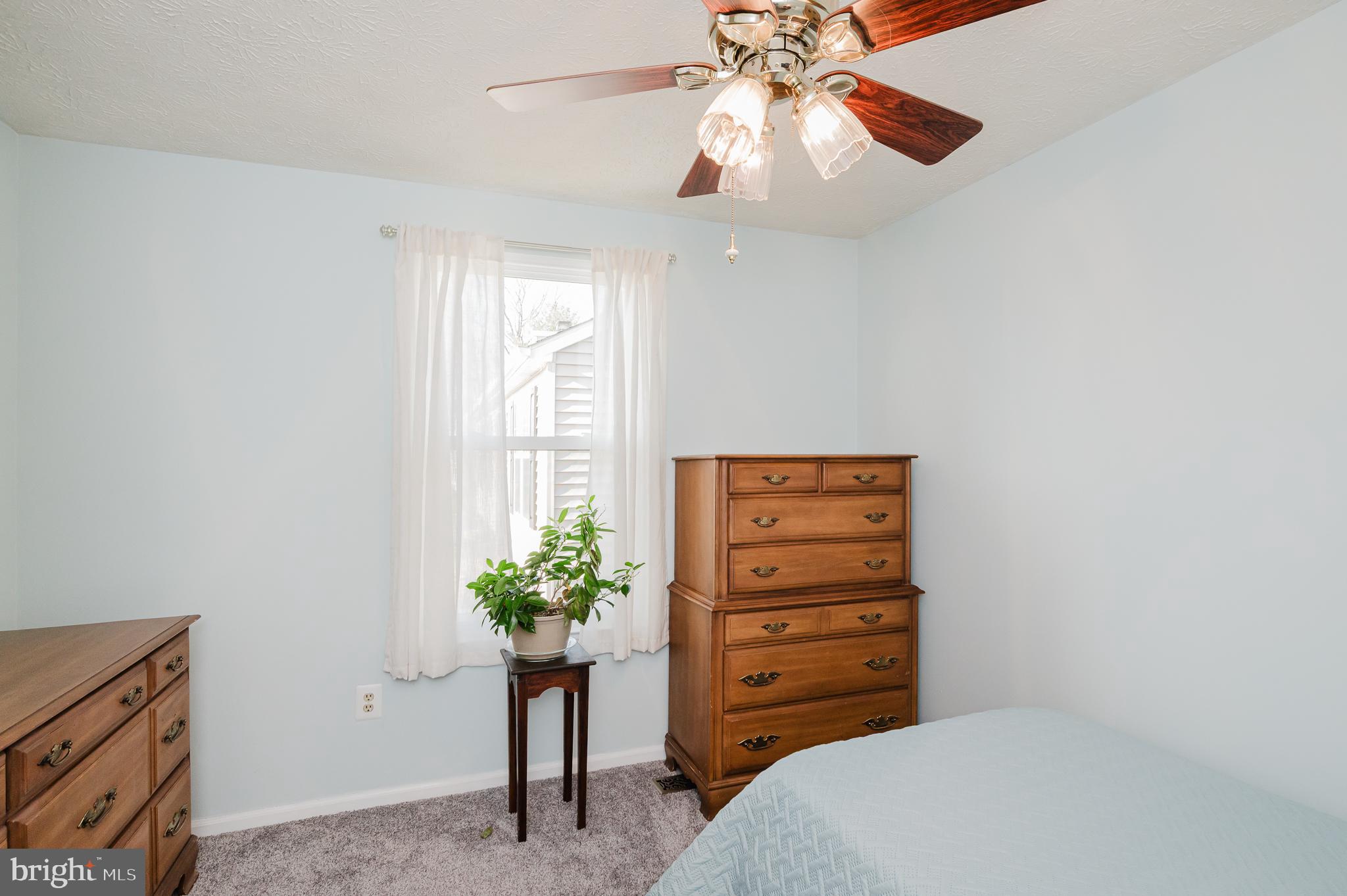 LAWRENCE HILL - Residential