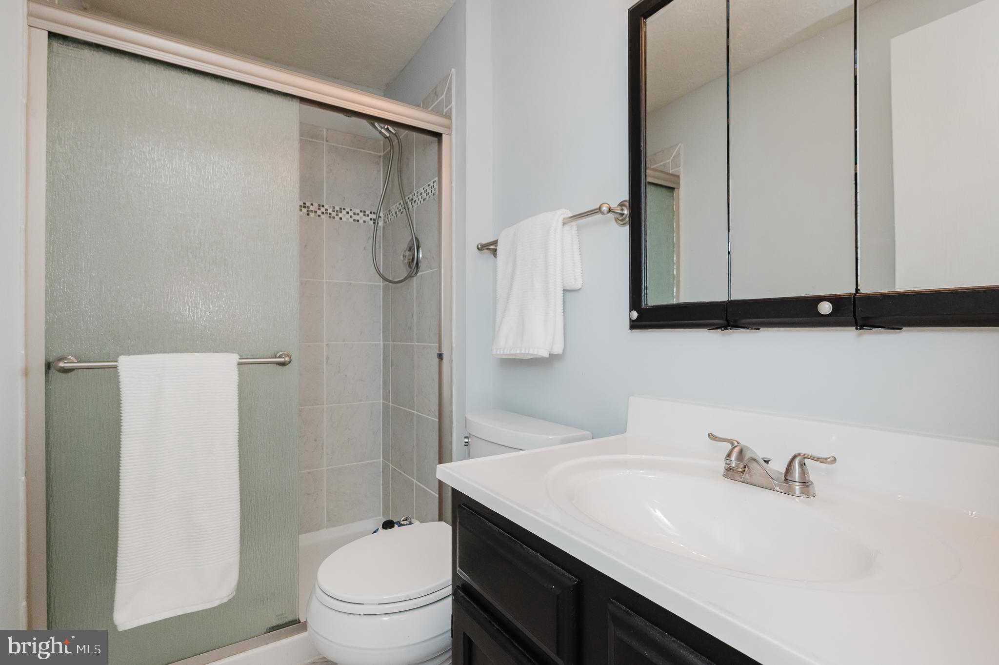 LAWRENCE HILL - Residential