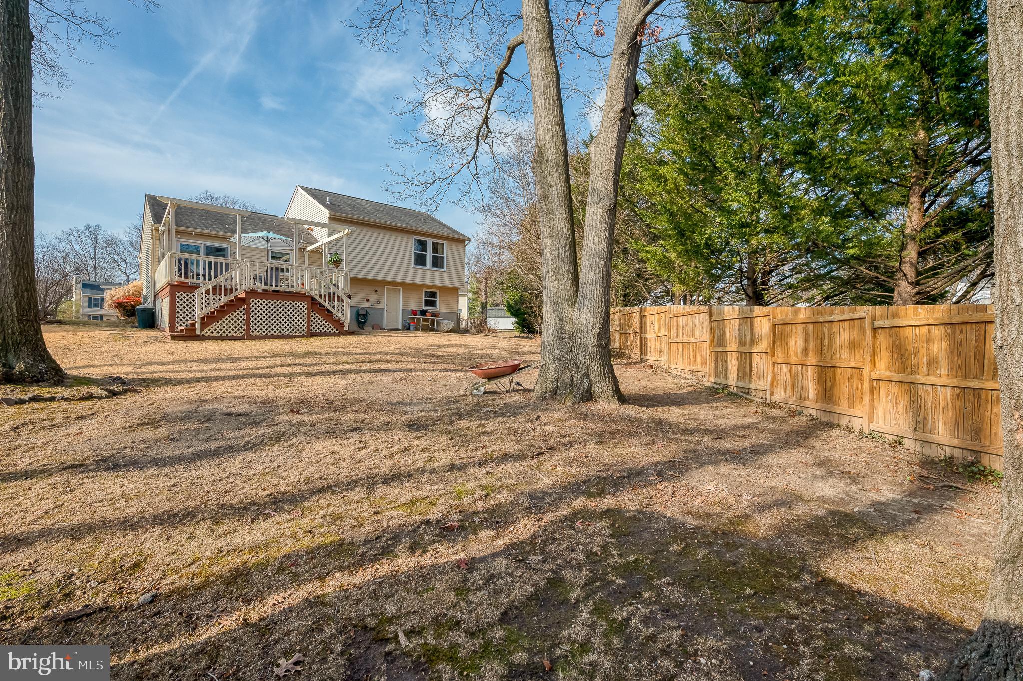 LAWRENCE HILL - Residential