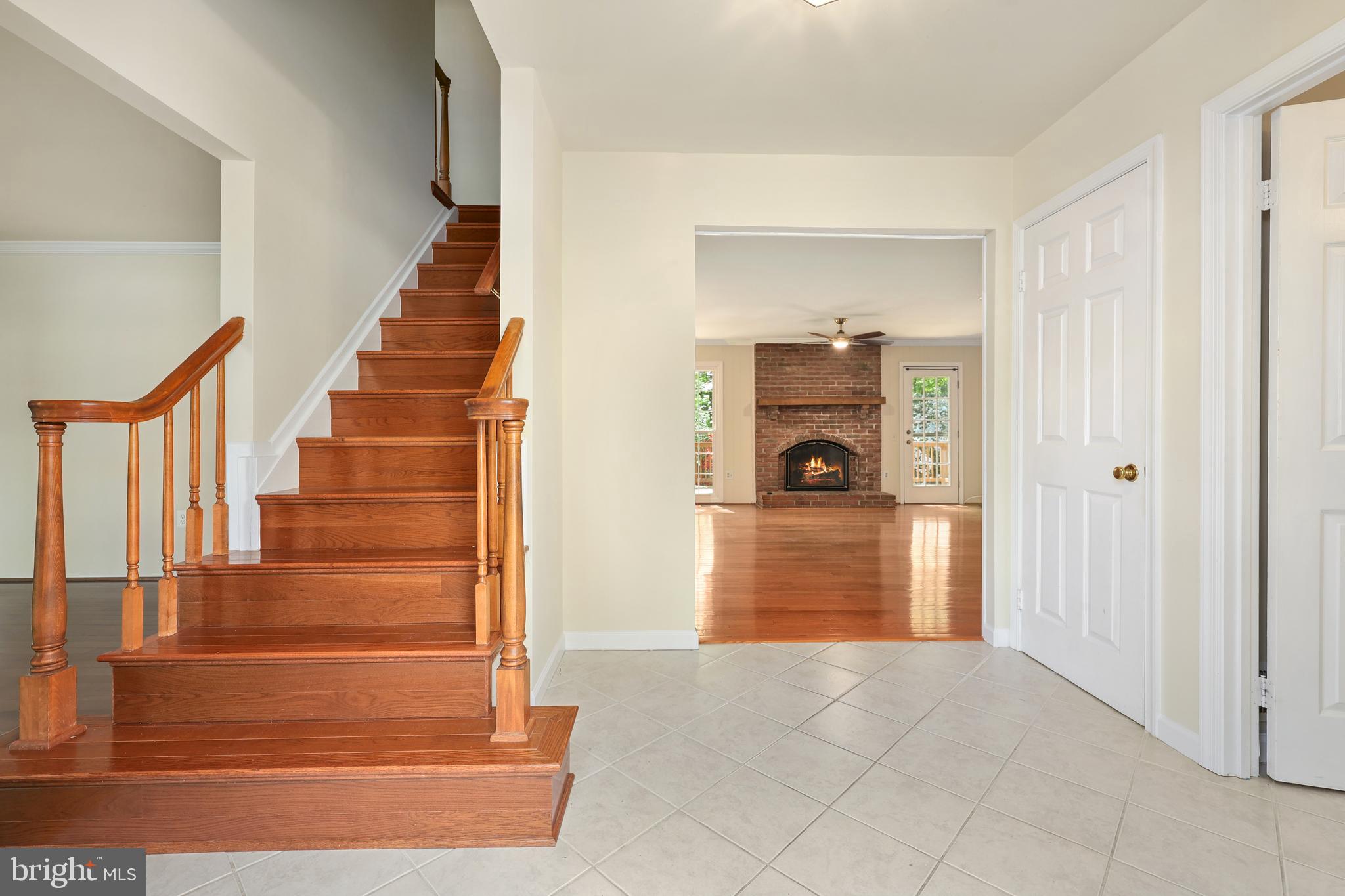 10827 BURR OAK WAY