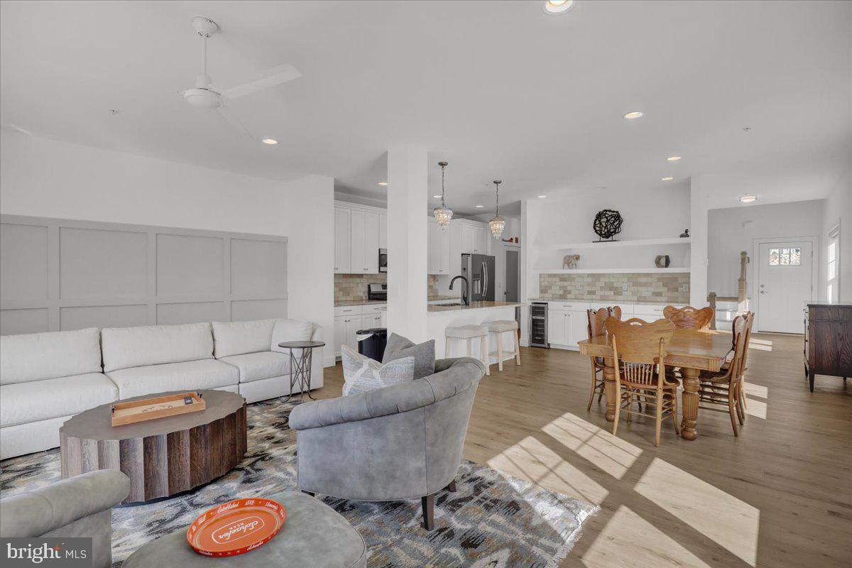 2564 CAMAS LANE