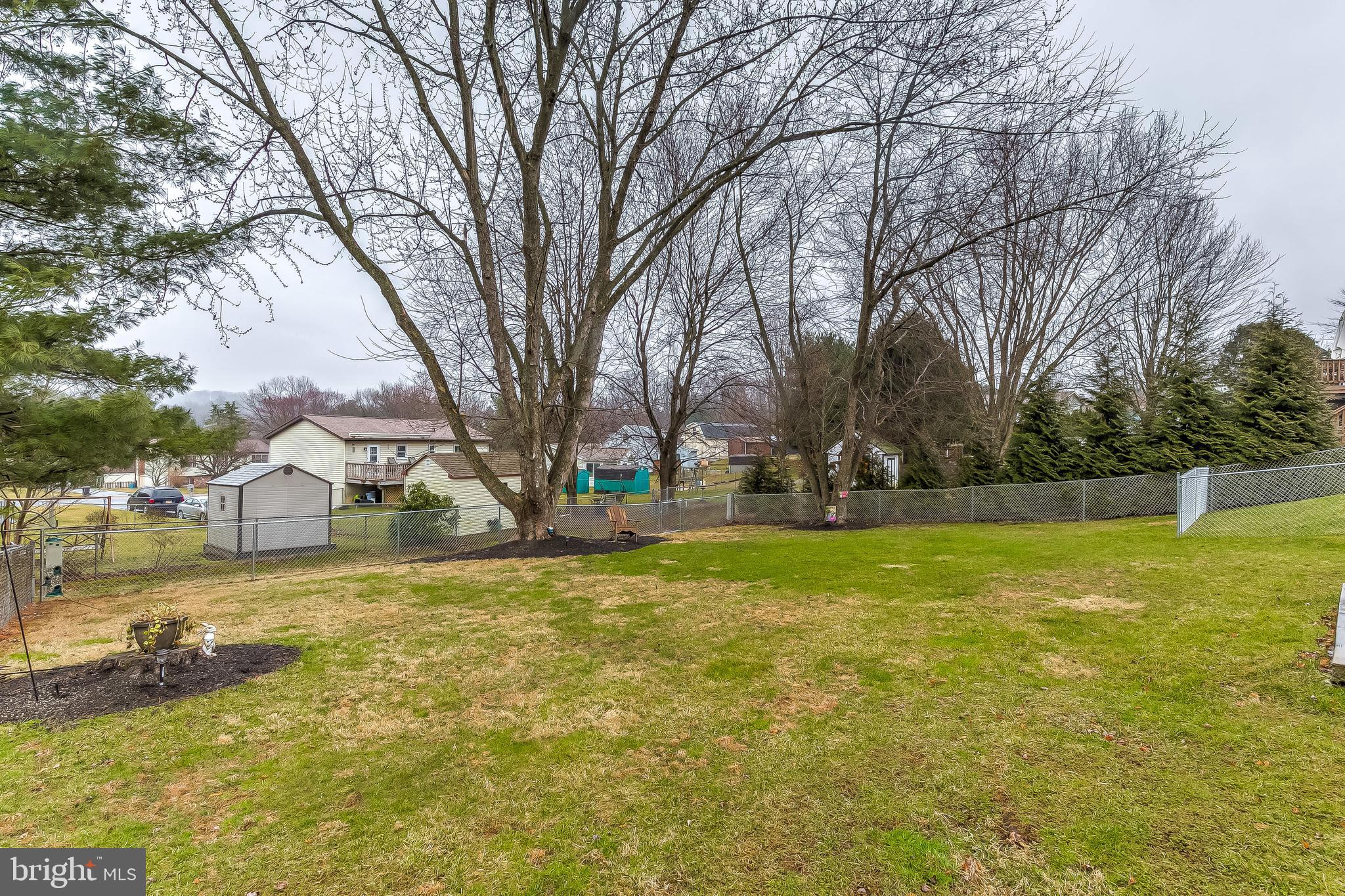 WHISPERING VALLEY - Residential