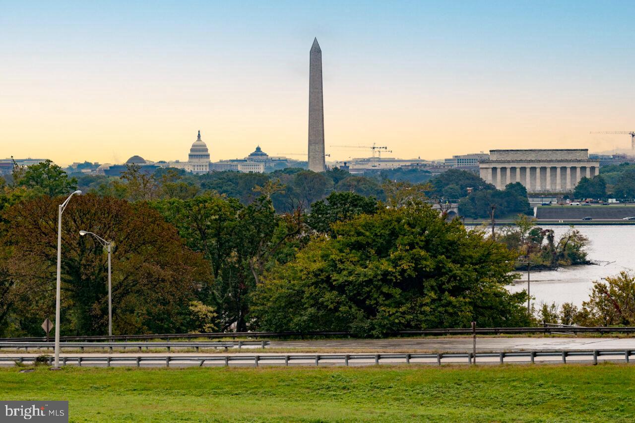 RIVER PLACE - Residential