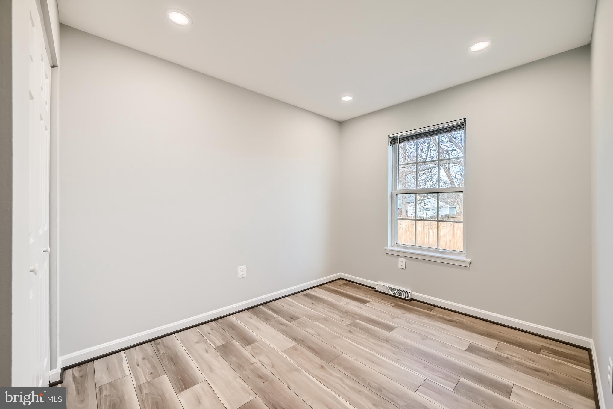 ROBERTS FIELD - Residential