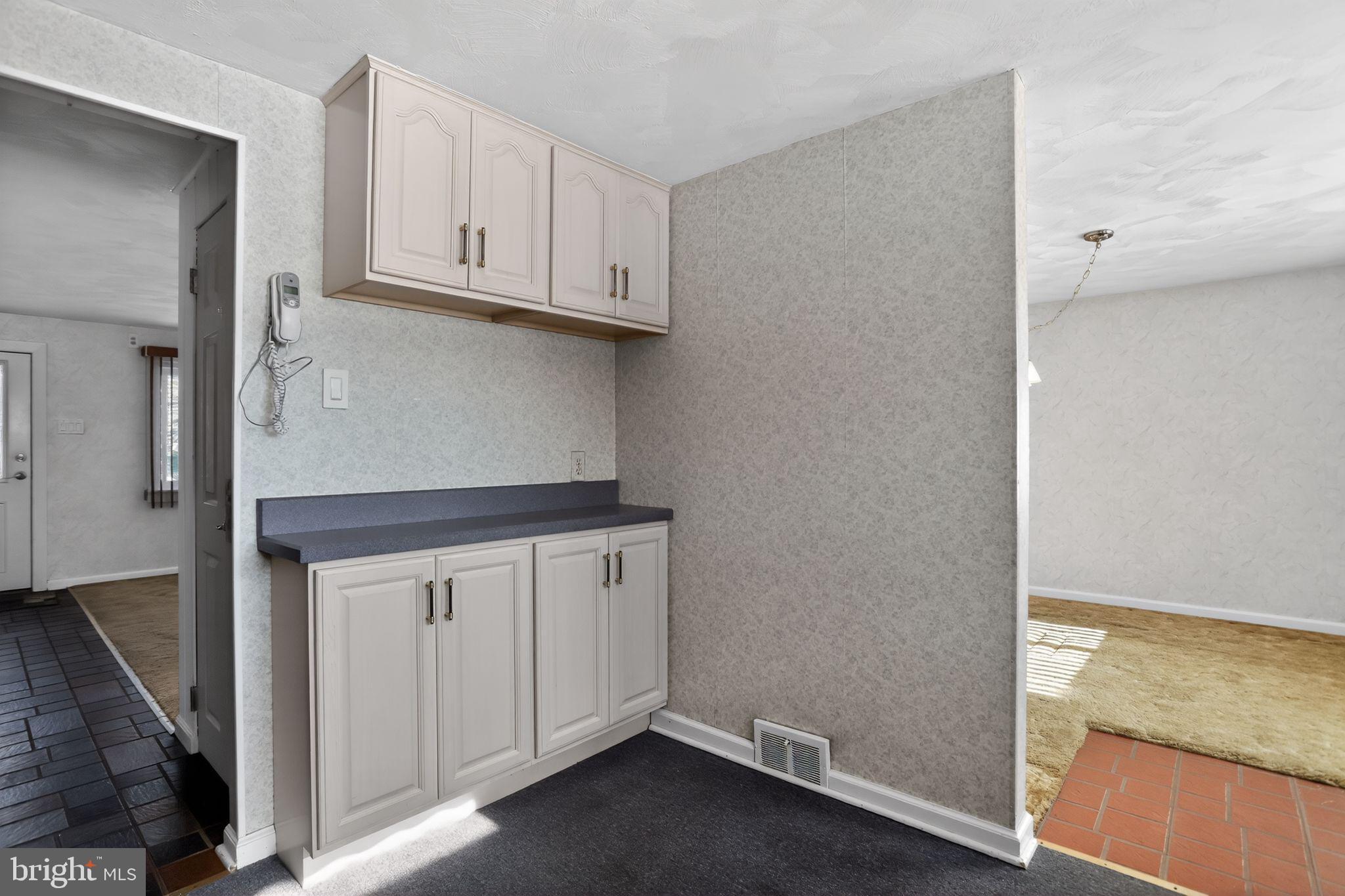 HALLOWELL - Residential