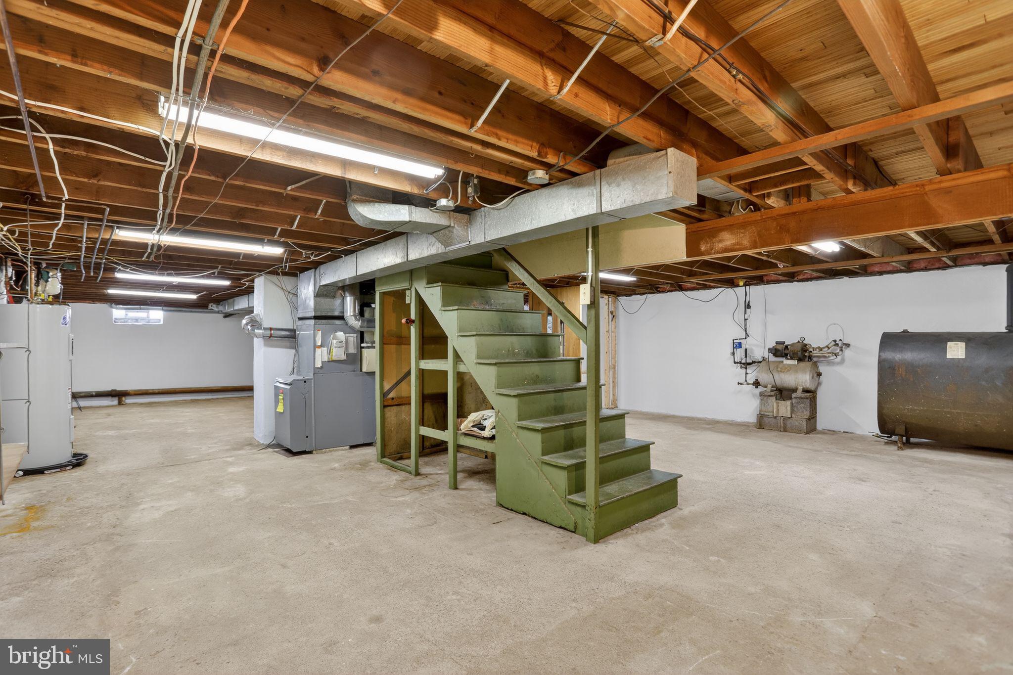 HALLOWELL - Residential