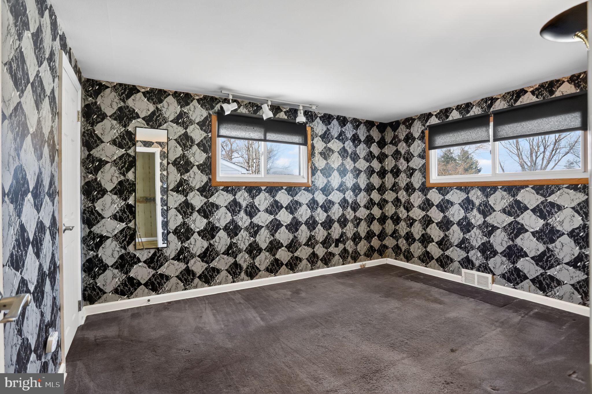 HALLOWELL - Residential