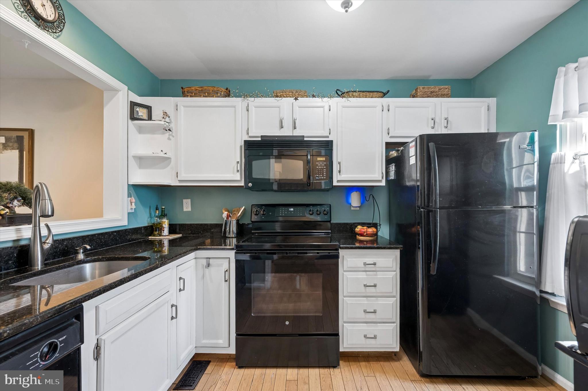 BALLINAHINCH - Residential