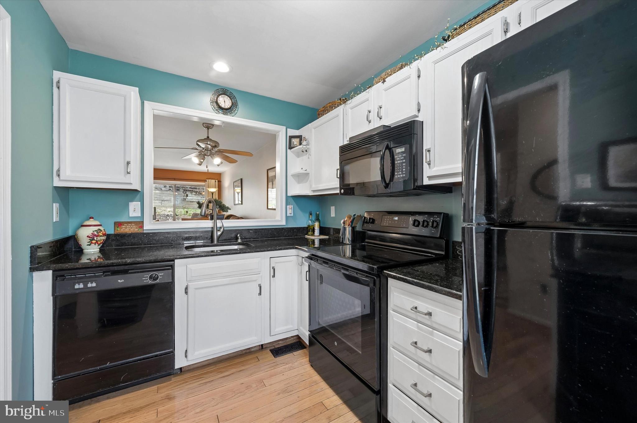 BALLINAHINCH - Residential