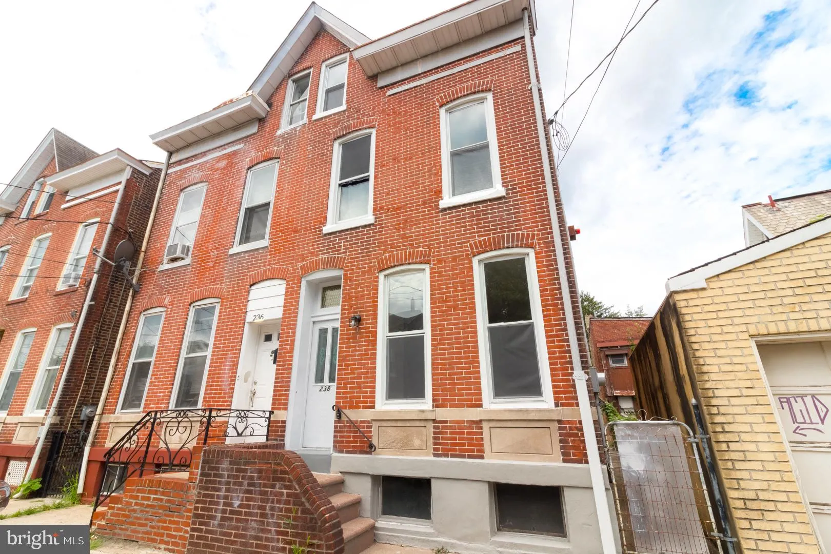 Trenton, New Jersey 08611, United States, 4 Bedrooms Bedrooms, ,2 BathroomsBathrooms,Residential,Active,201416