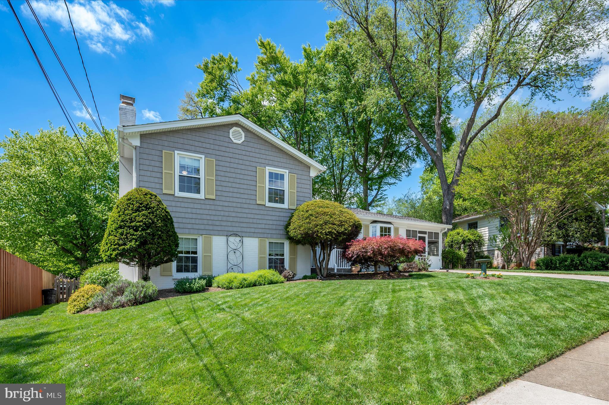 MANOR WOODS - Residential