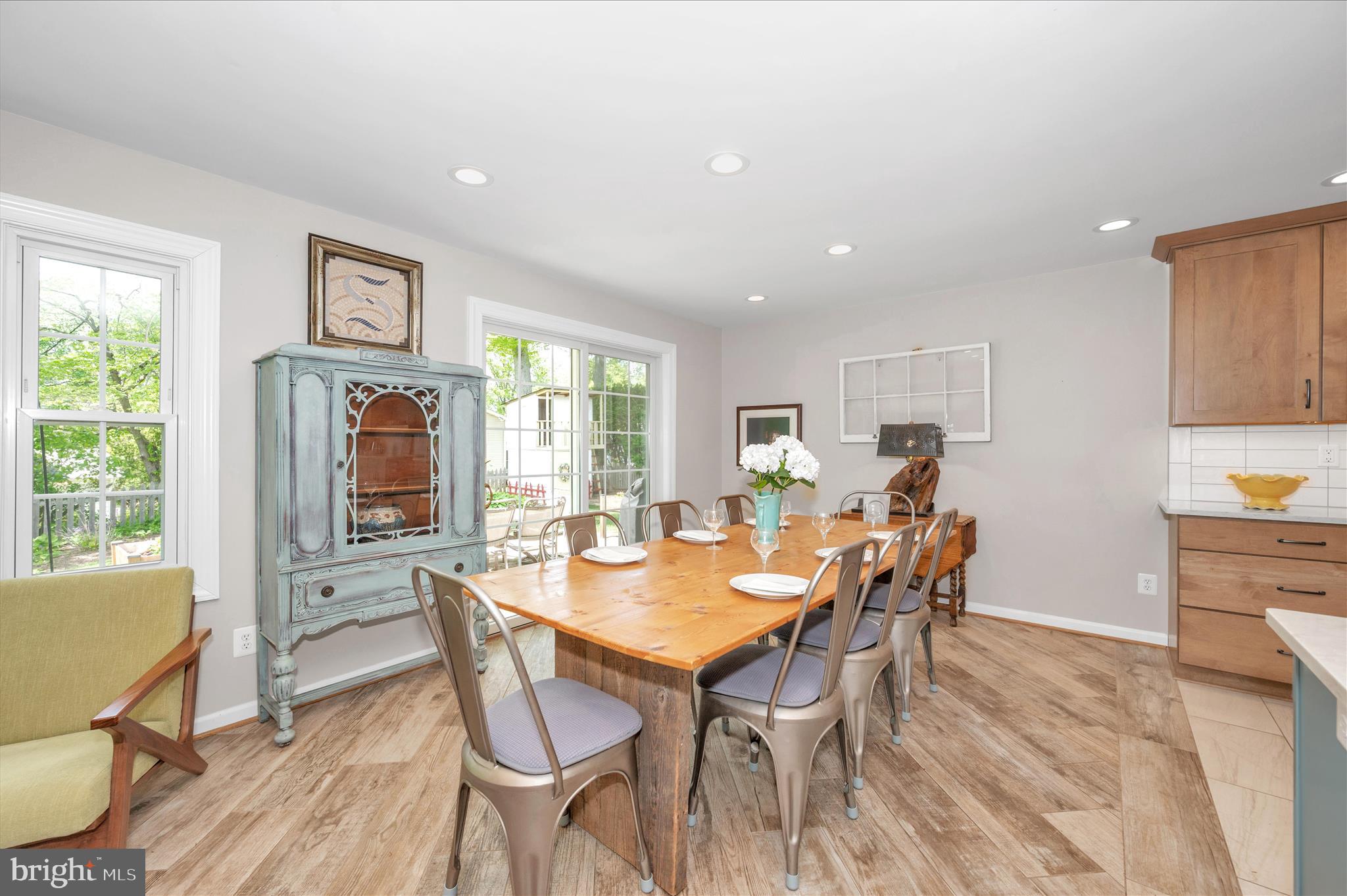 MANOR WOODS - Residential