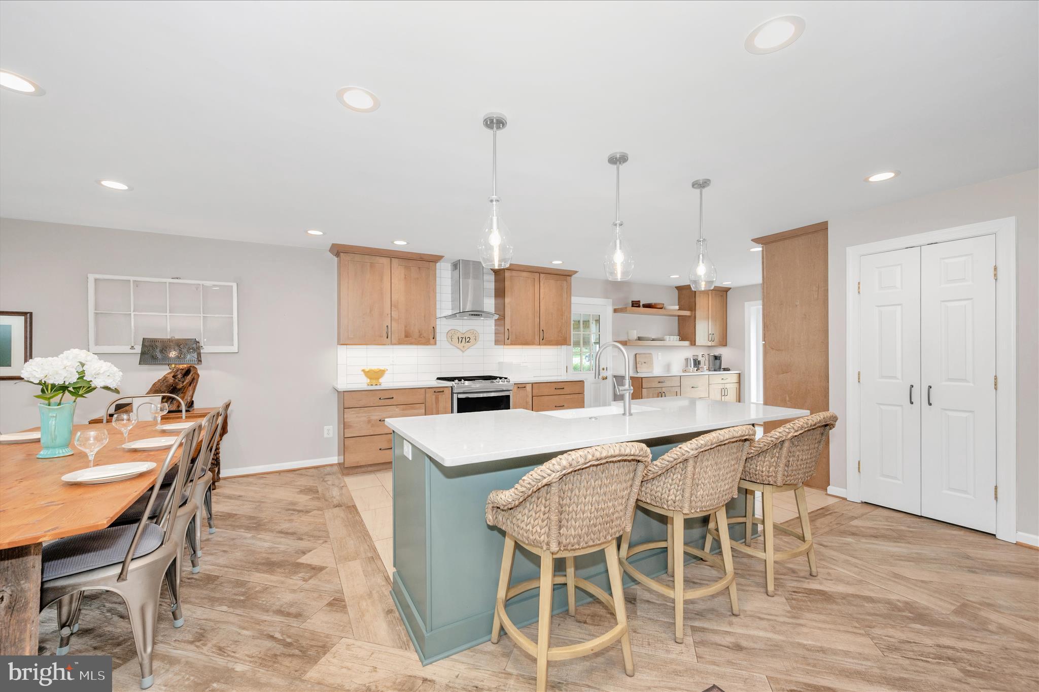 MANOR WOODS - Residential