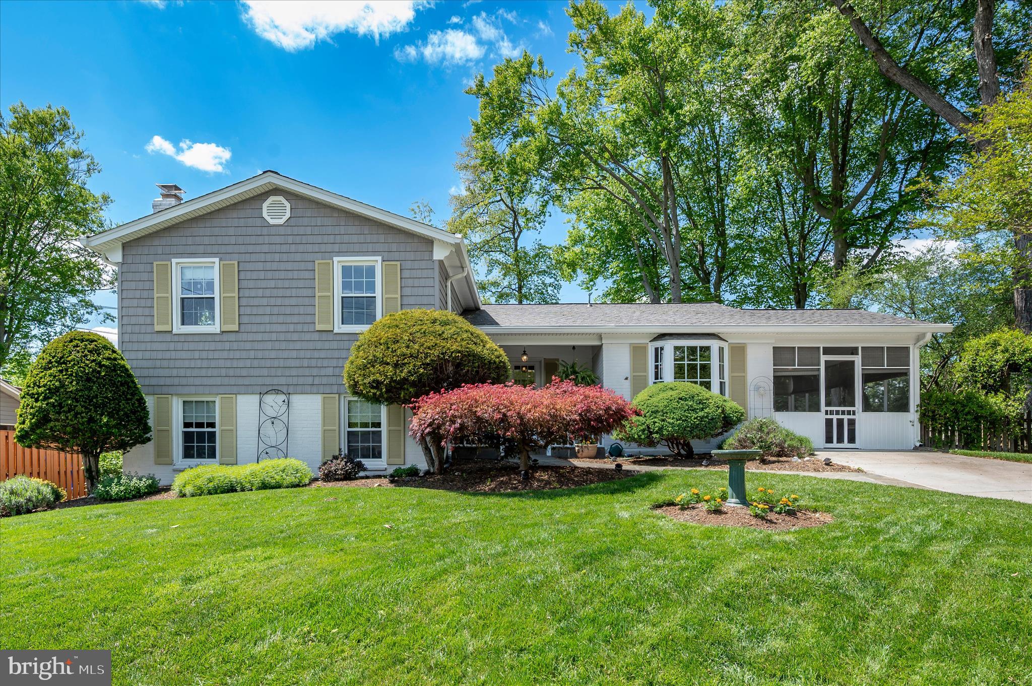 MANOR WOODS - Residential