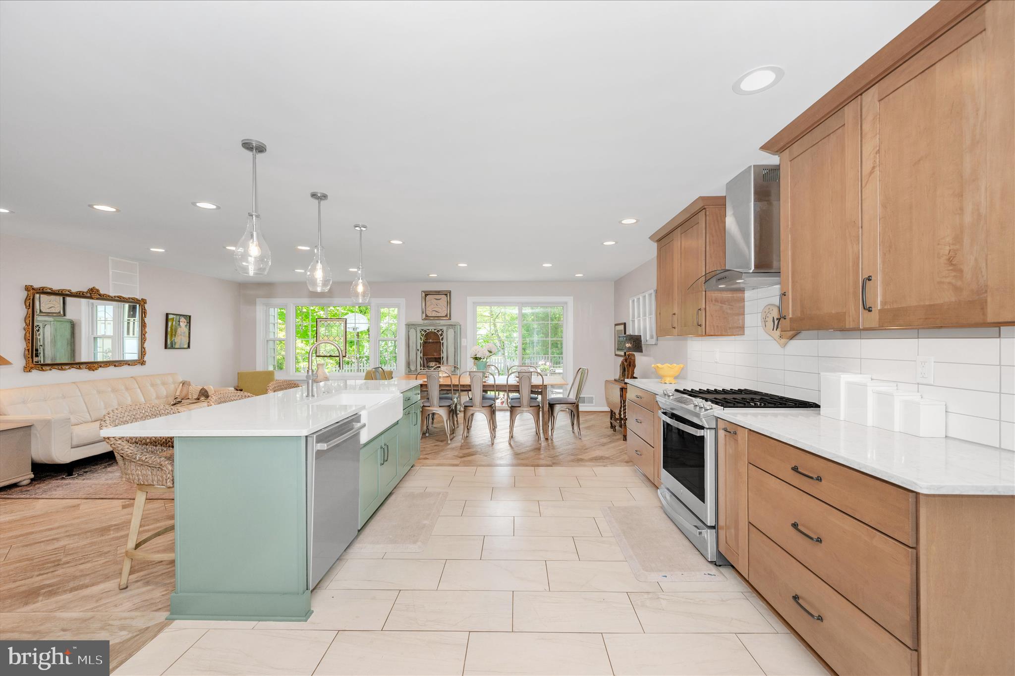 MANOR WOODS - Residential