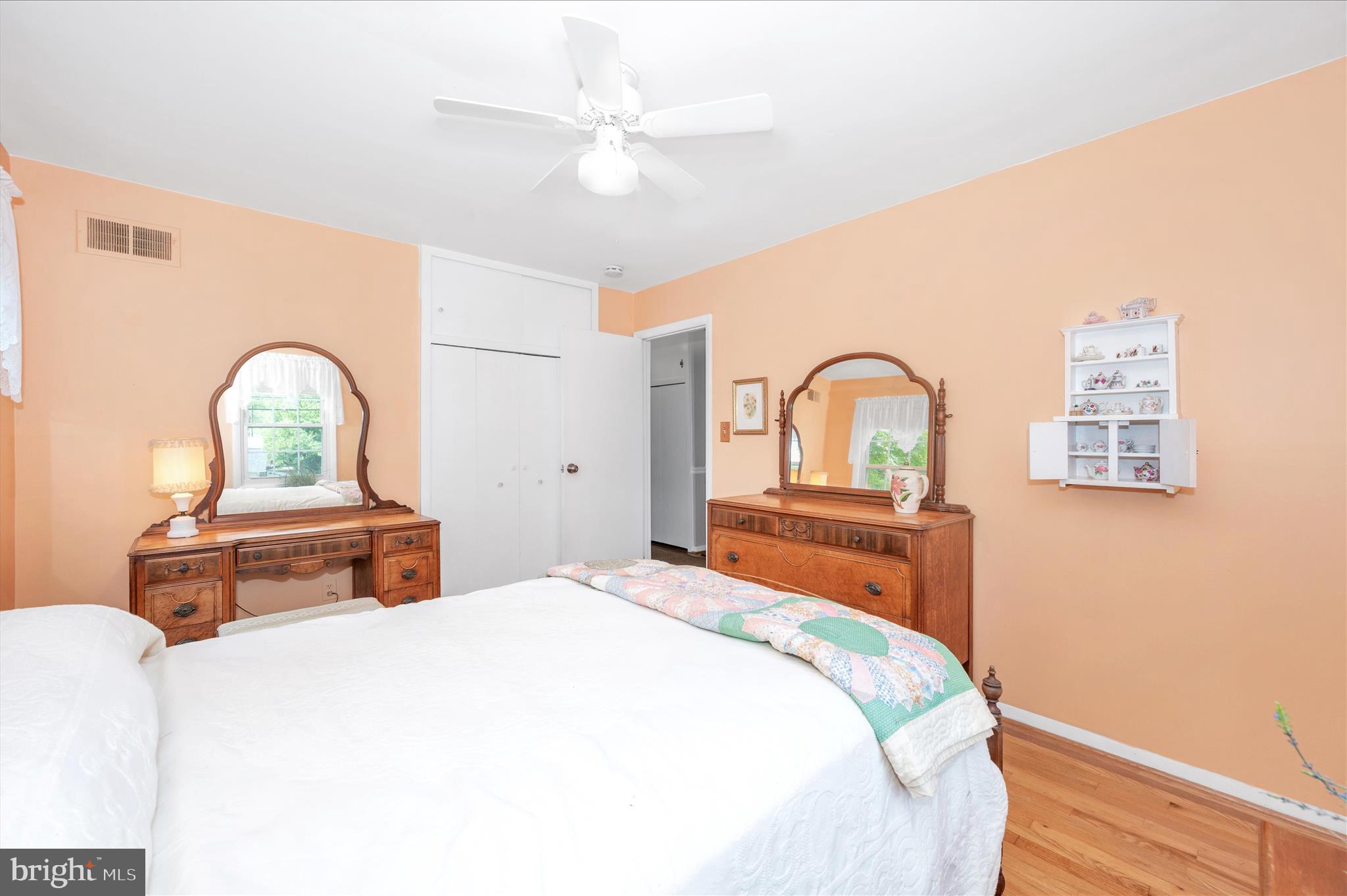 MANOR WOODS - Residential