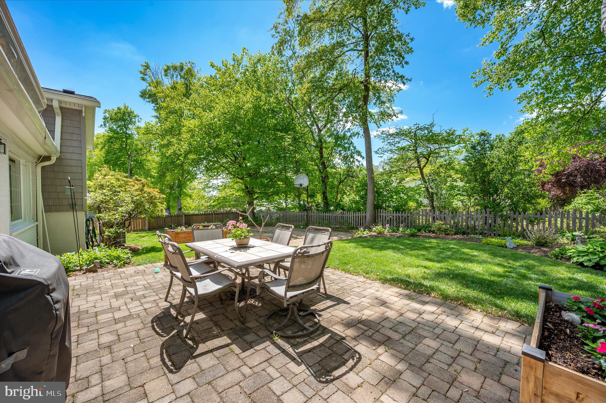 MANOR WOODS - Residential