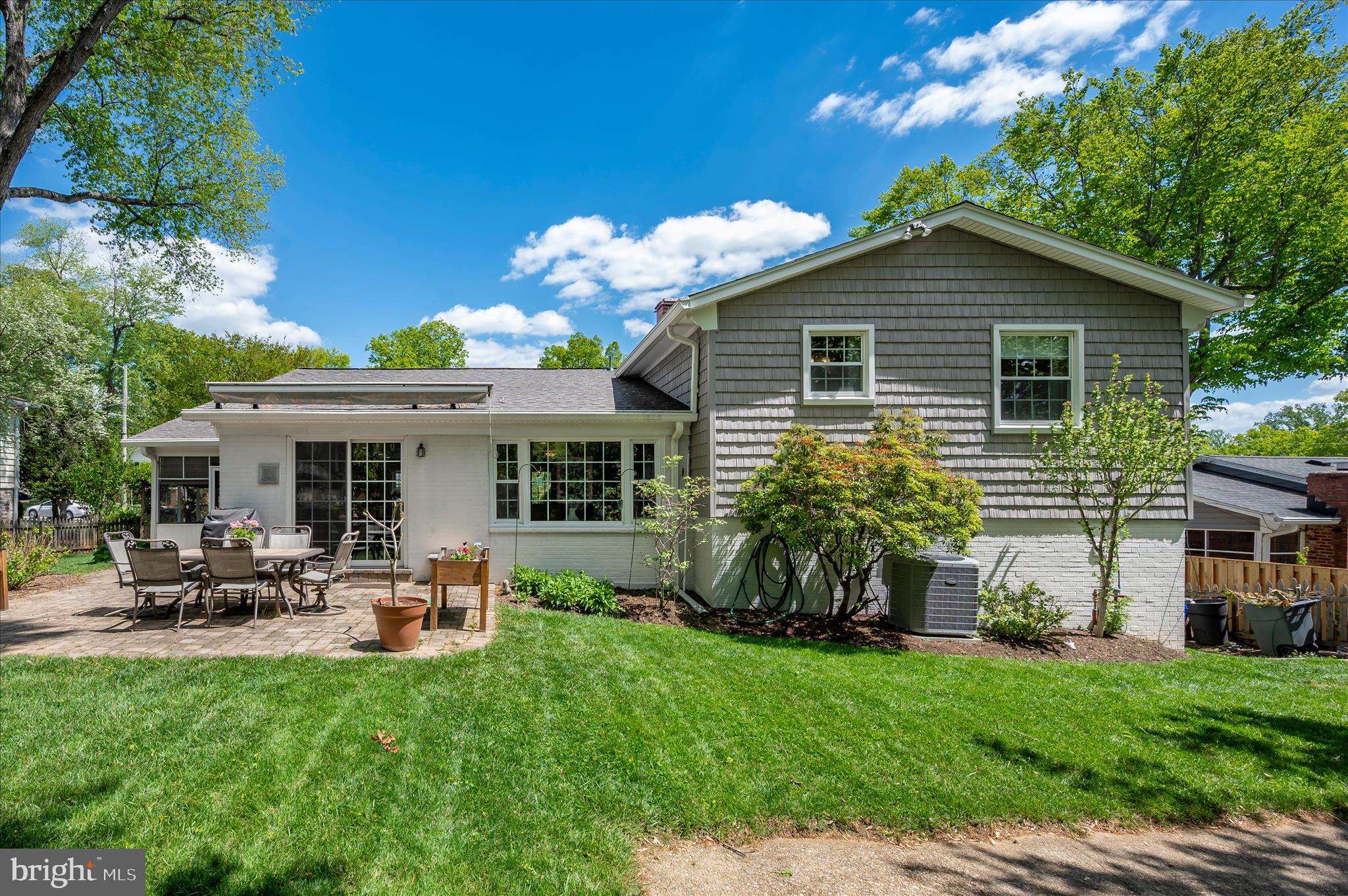 MANOR WOODS - Residential